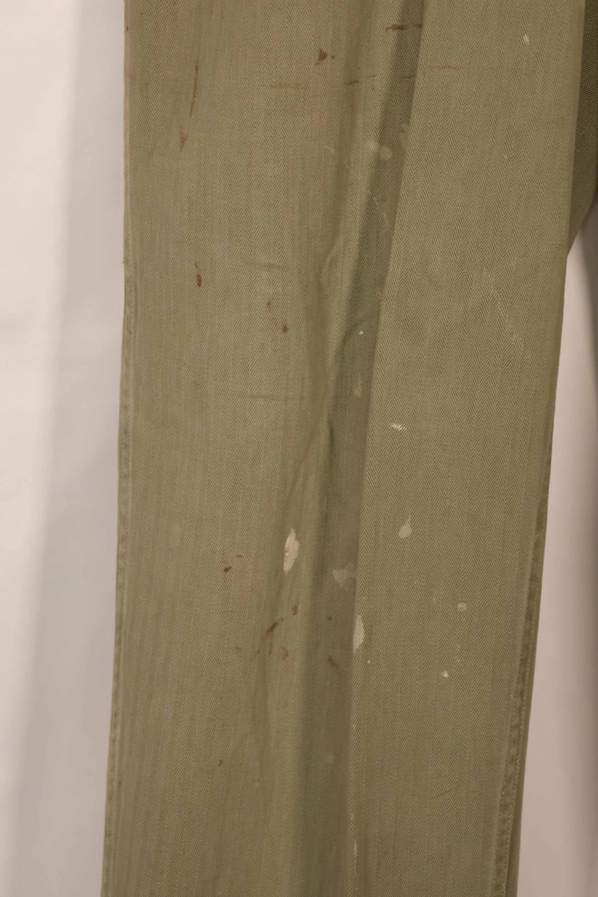 実物　1940年代　アメリカ海兵隊　USMC　M42 HBT ユーティリティパンツ　退色　汚れあり