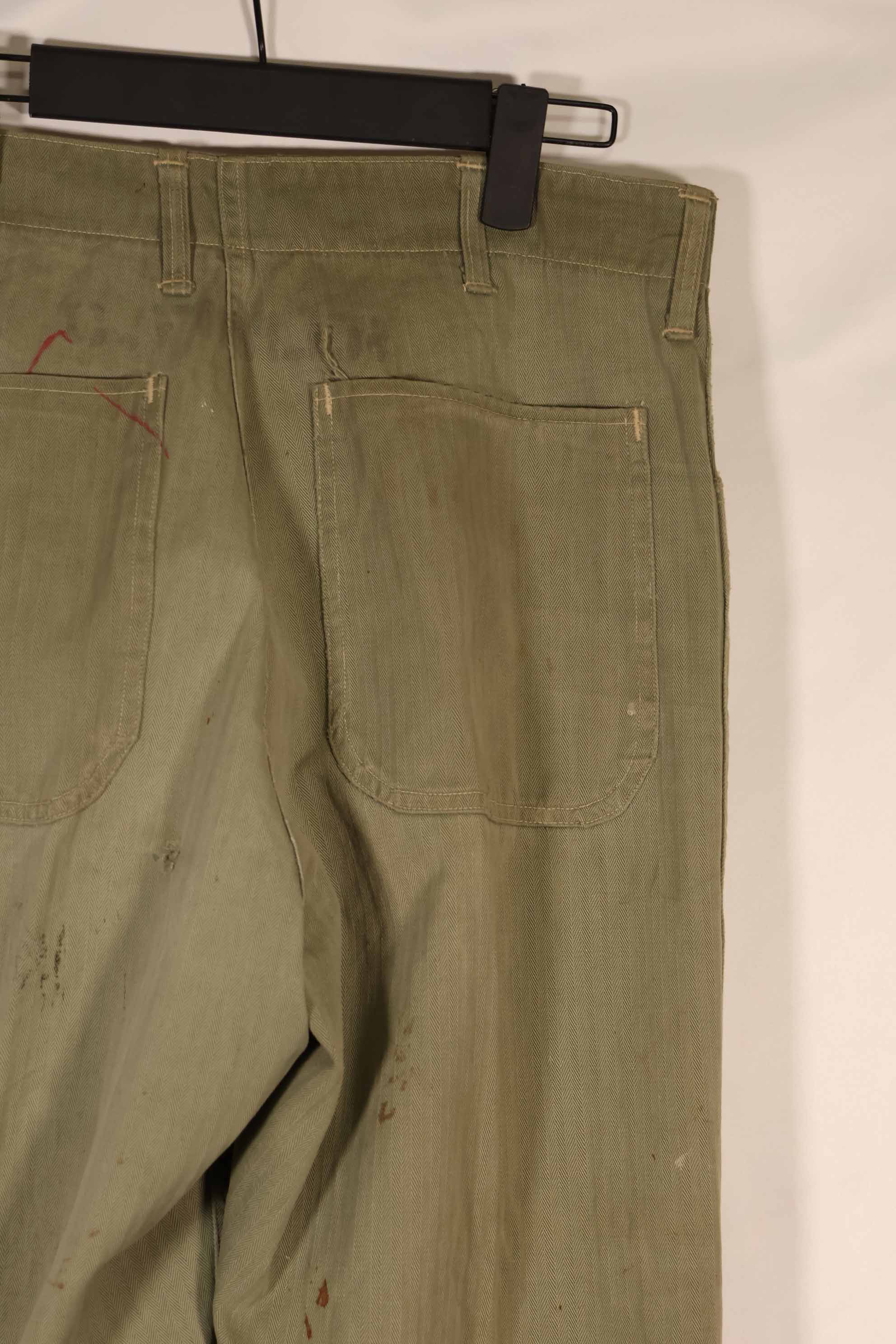 実物　1940年代　アメリカ海兵隊　USMC　M42 HBT ユーティリティパンツ　退色　汚れあり