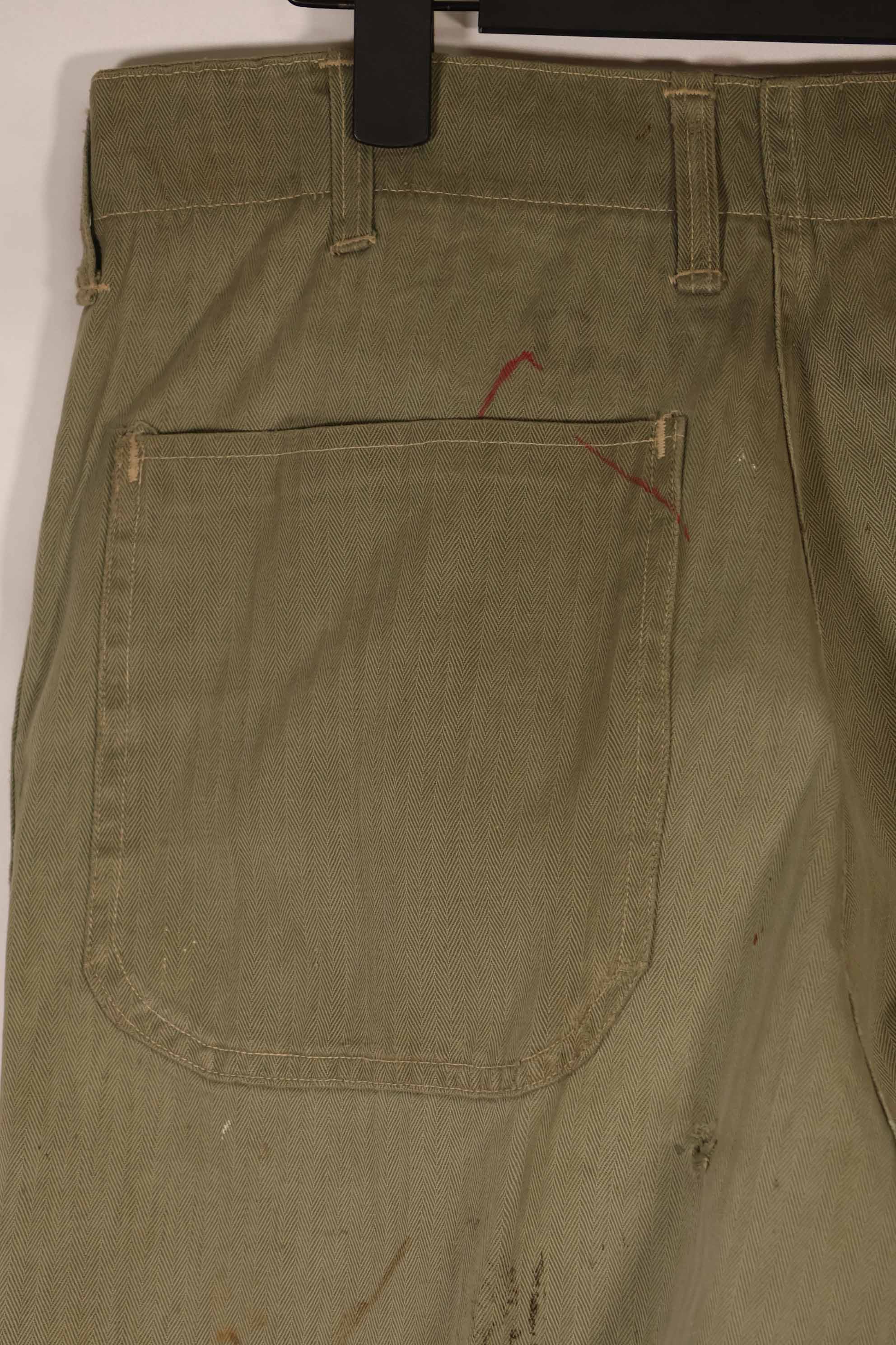 実物　1940年代　アメリカ海兵隊　USMC　M42 HBT ユーティリティパンツ　退色　汚れあり
