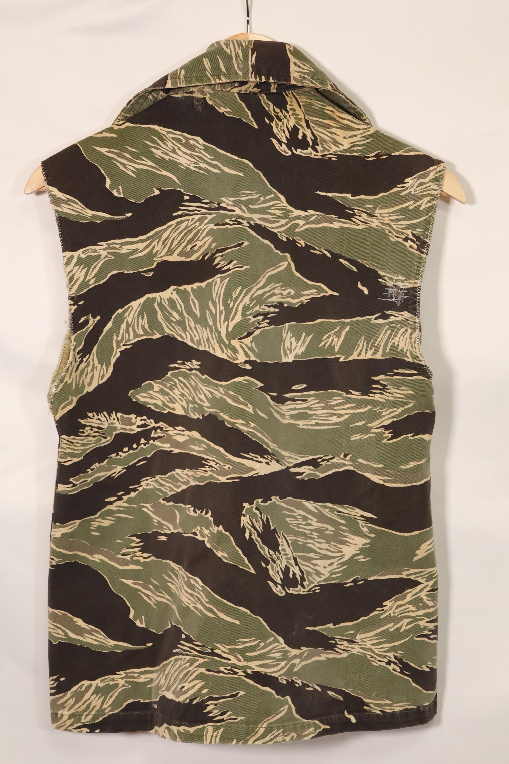 1960年代　USカット　沖縄タイガー　タイガーストライプ　シャツ改造ベスト　US-S　中古品