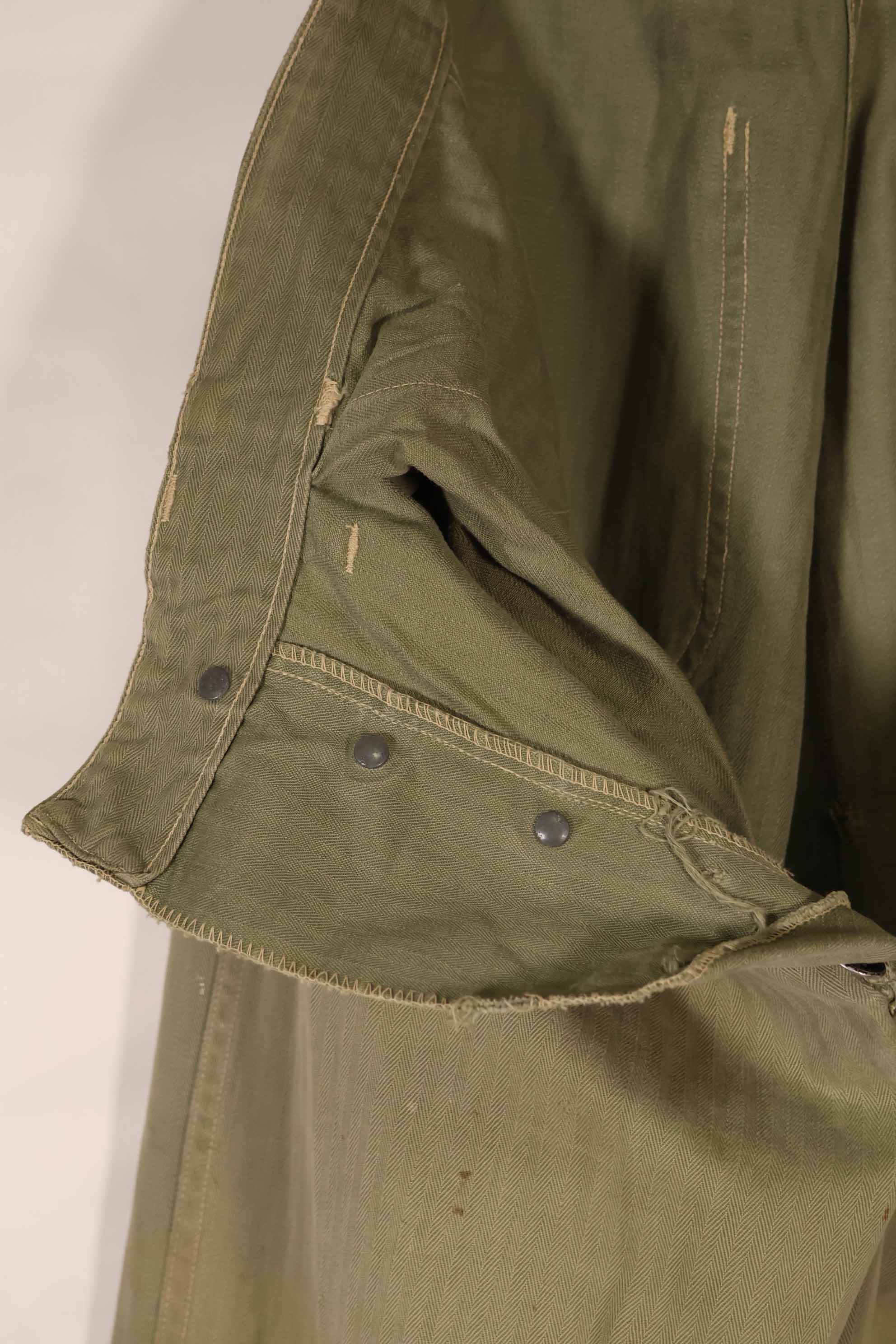 実物　1940年代　アメリカ海兵隊　USMC　M42 HBT ユーティリティパンツ　退色　汚れあり