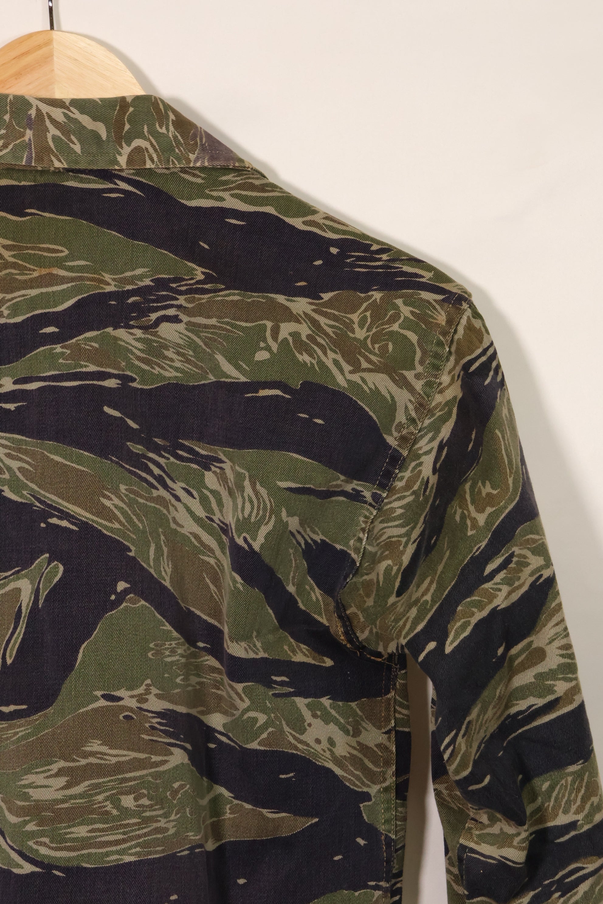 1960年代　シルバータイガー　A-S　タイガーストライプ　シャツ　ARVNパッチ付　中古品