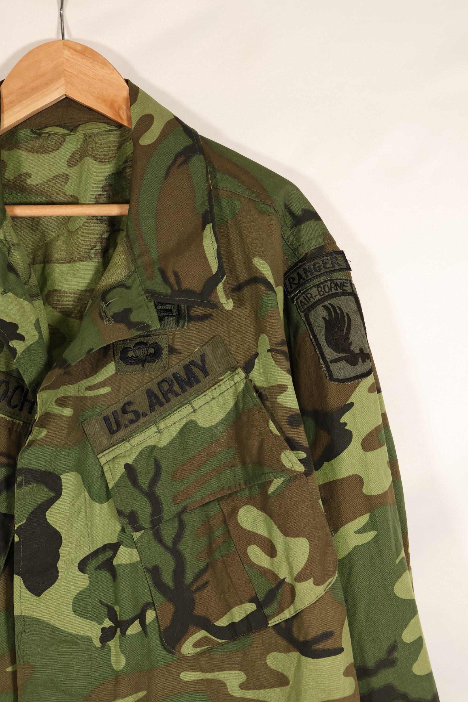 Circa 1966–67 | Estimated M-R | ERDL | Non-ripstop | Early print | Jungle fatigue jacket | Used