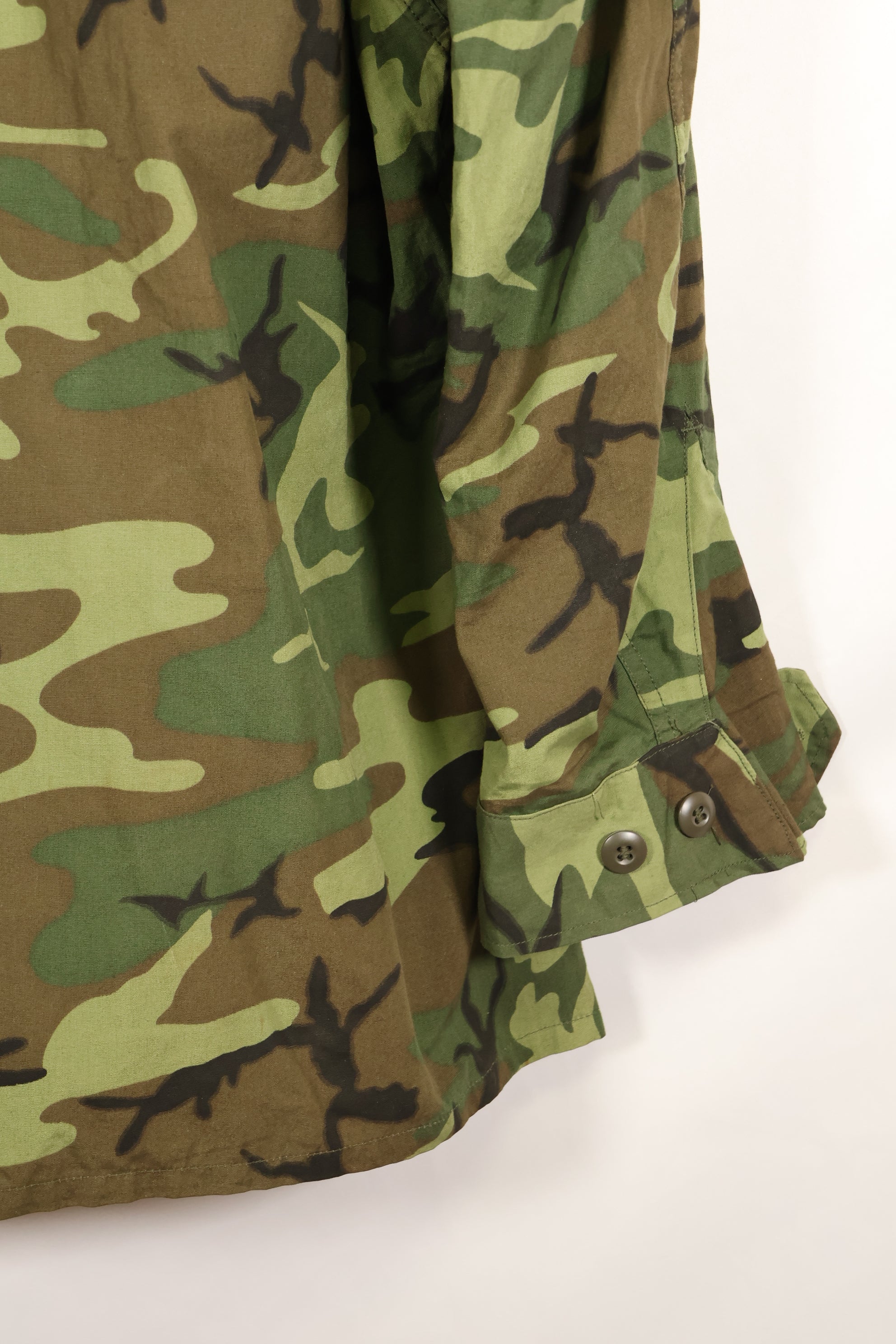 Circa 1966–67 | Estimated M-R | ERDL | Non-ripstop | Early print | Jungle fatigue jacket | Used