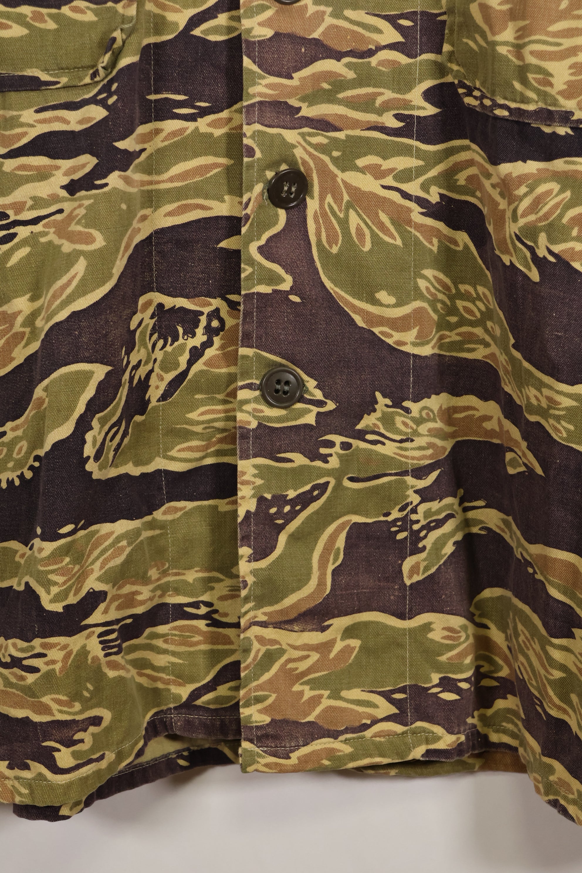 実物　レイトウォーパターン　USサイズ　タイガーストライプ　シャツ　ポケット改造あり　中古品
