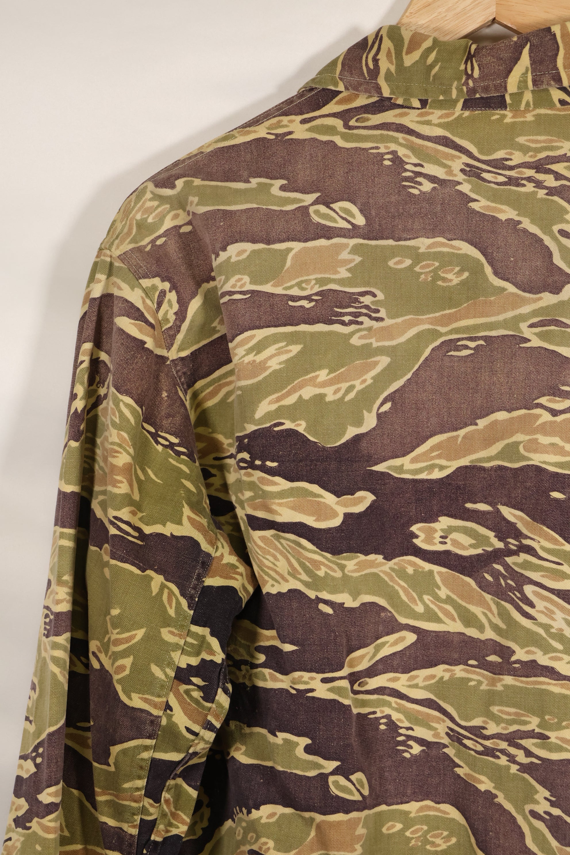 実物　レイトウォーパターン　USサイズ　タイガーストライプ　シャツ　ポケット改造あり　中古品