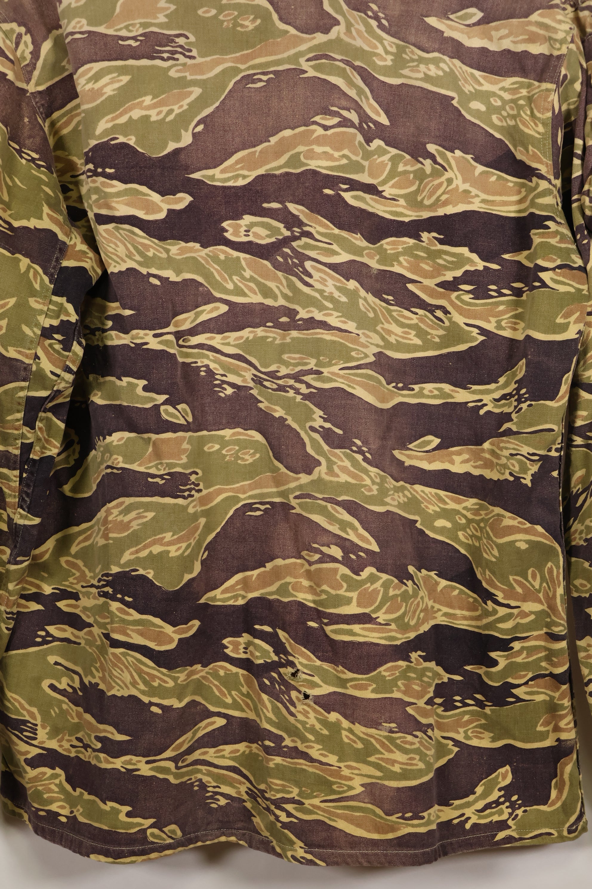 実物　レイトウォーパターン　USサイズ　タイガーストライプ　シャツ　ポケット改造あり　中古品