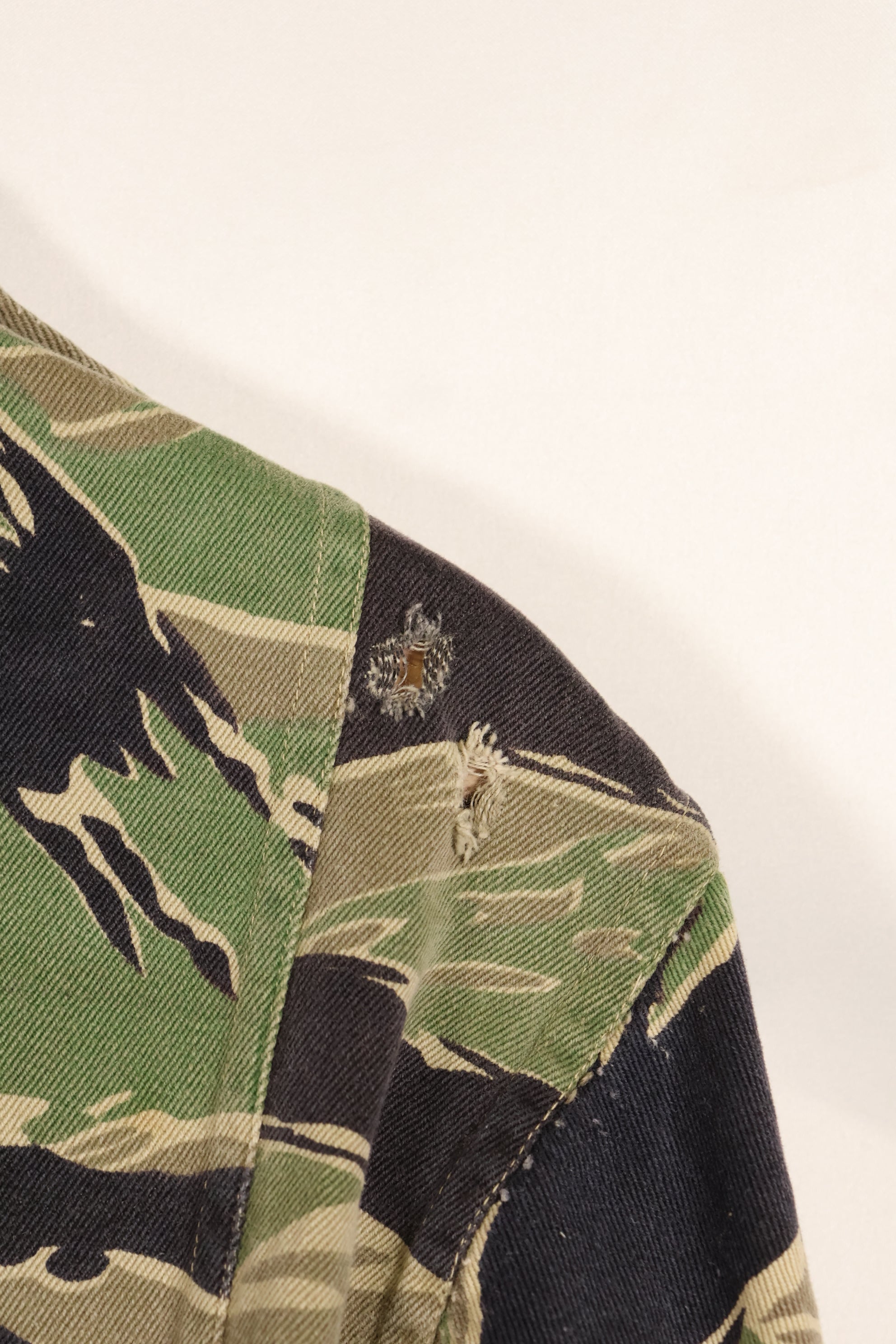 Early 1960s twill fabric, rare VNMC 1st Model tiger stripe shirt, used by Taylor.