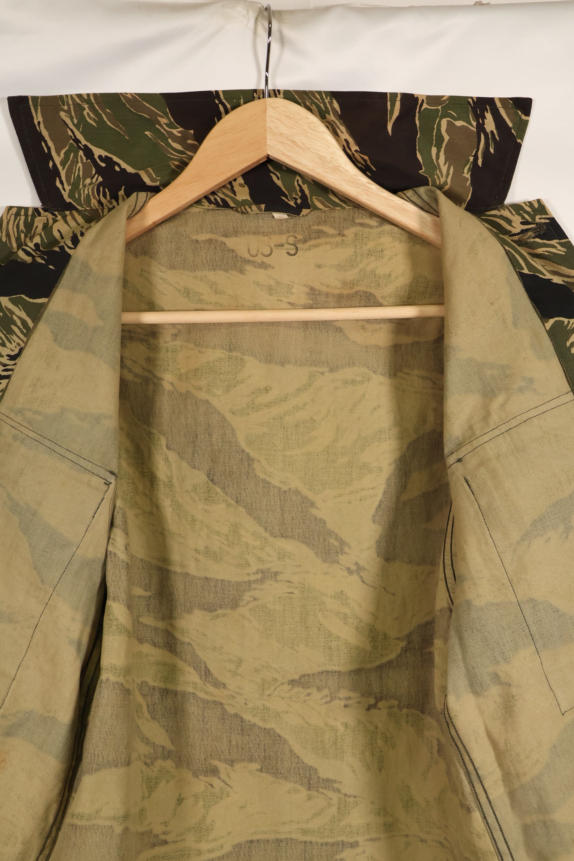 実物　デッドストック　沖縄タイガー　タイガーストライプ　USカットシャツ　US-S　日本本土縫製　汚れあり