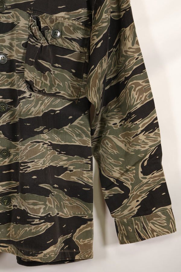 実物　シルバータイガーストライプ　Asian Cut A-Lサイズ　シャツ　Used　状態良い