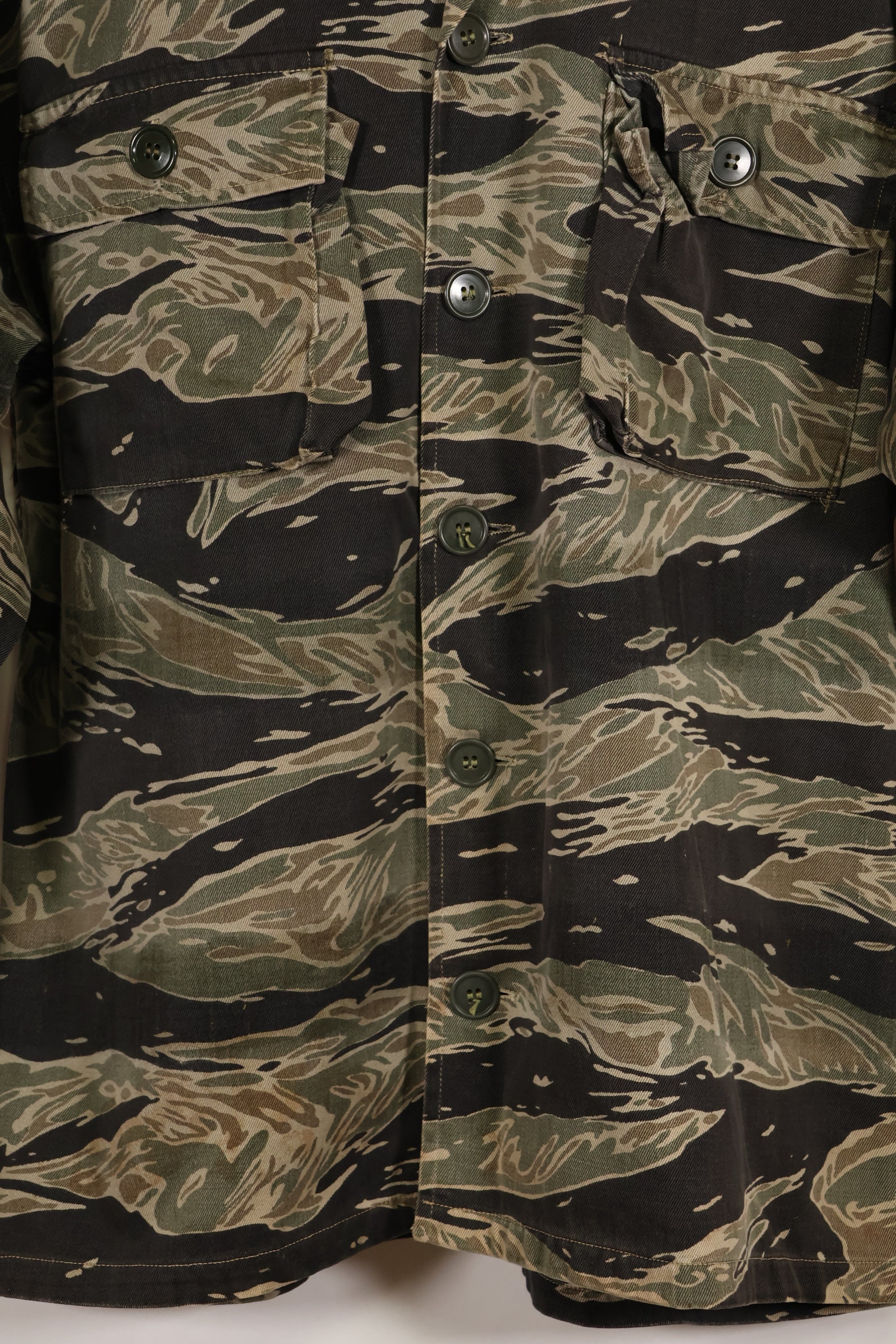 実物　シルバータイガーストライプ　Asian Cut A-Lサイズ　シャツ　Used　状態良い