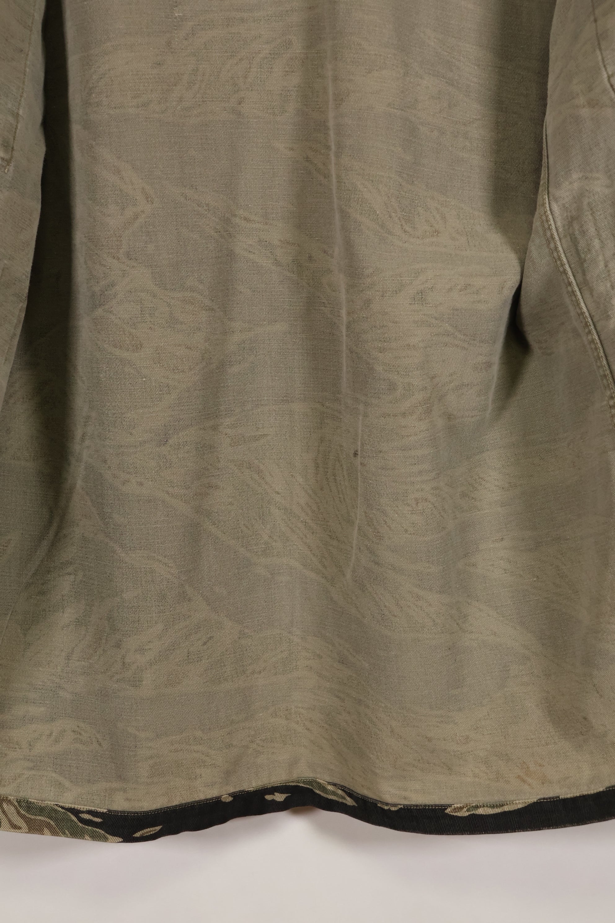 実物　シルバータイガーストライプ　Asian Cut A-Lサイズ　シャツ　Used　状態良い