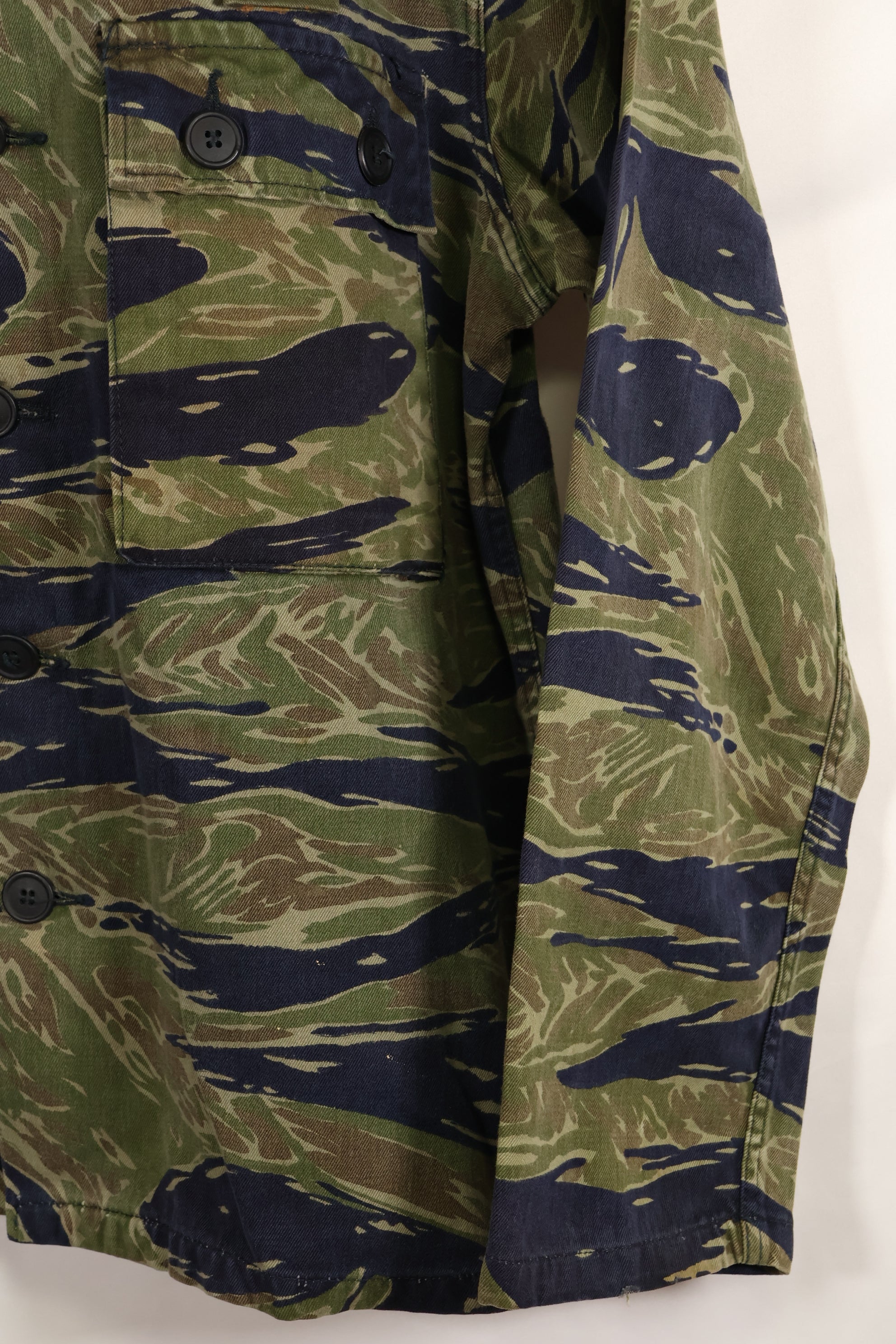 Actual TO78 A-L Okinawa Tiger Tiger Stripe Shirt Used
