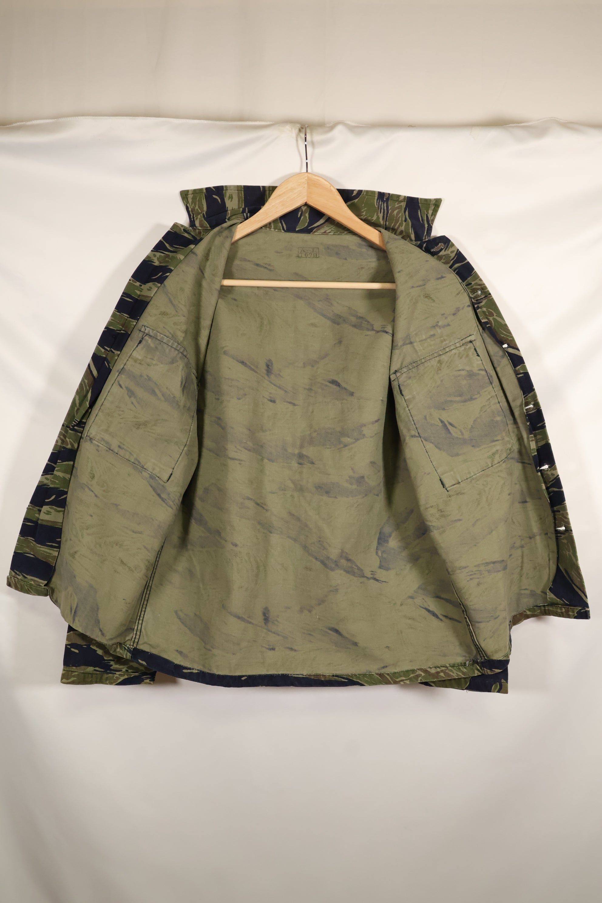 Actual TO78 A-L Okinawa Tiger Tiger Stripe Shirt Used
