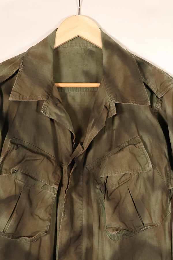 Contract from the late 1960s; Estimated S-R size; Based on an actual jacket; MACV SOG spray-painted jacket; Replica; Manufactured by MILITARIA 1911; Used item