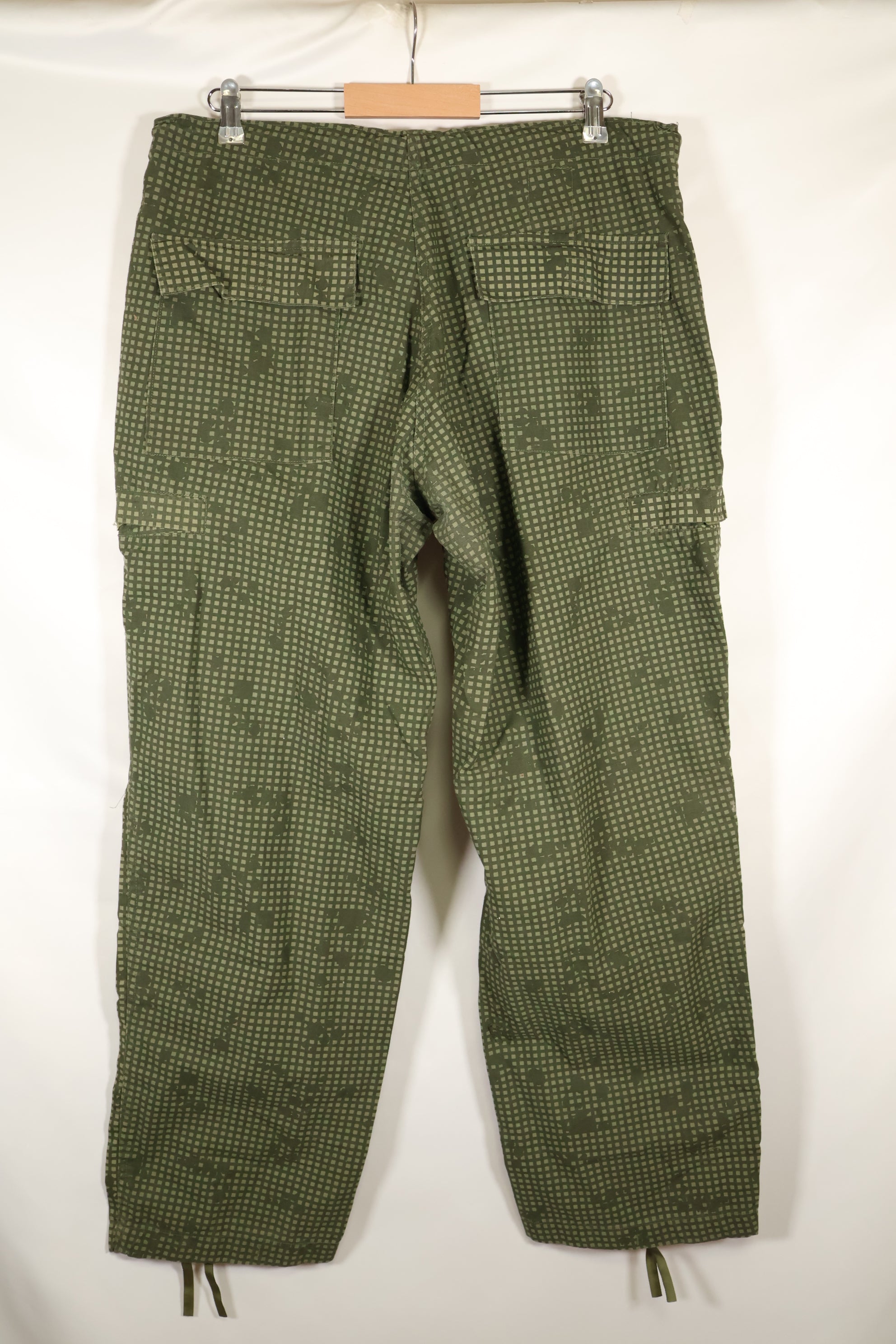 1982 Contract - M-R U.S. Military - Infrared-Countermeasure - Night Camo - Pants - Overpants - Used