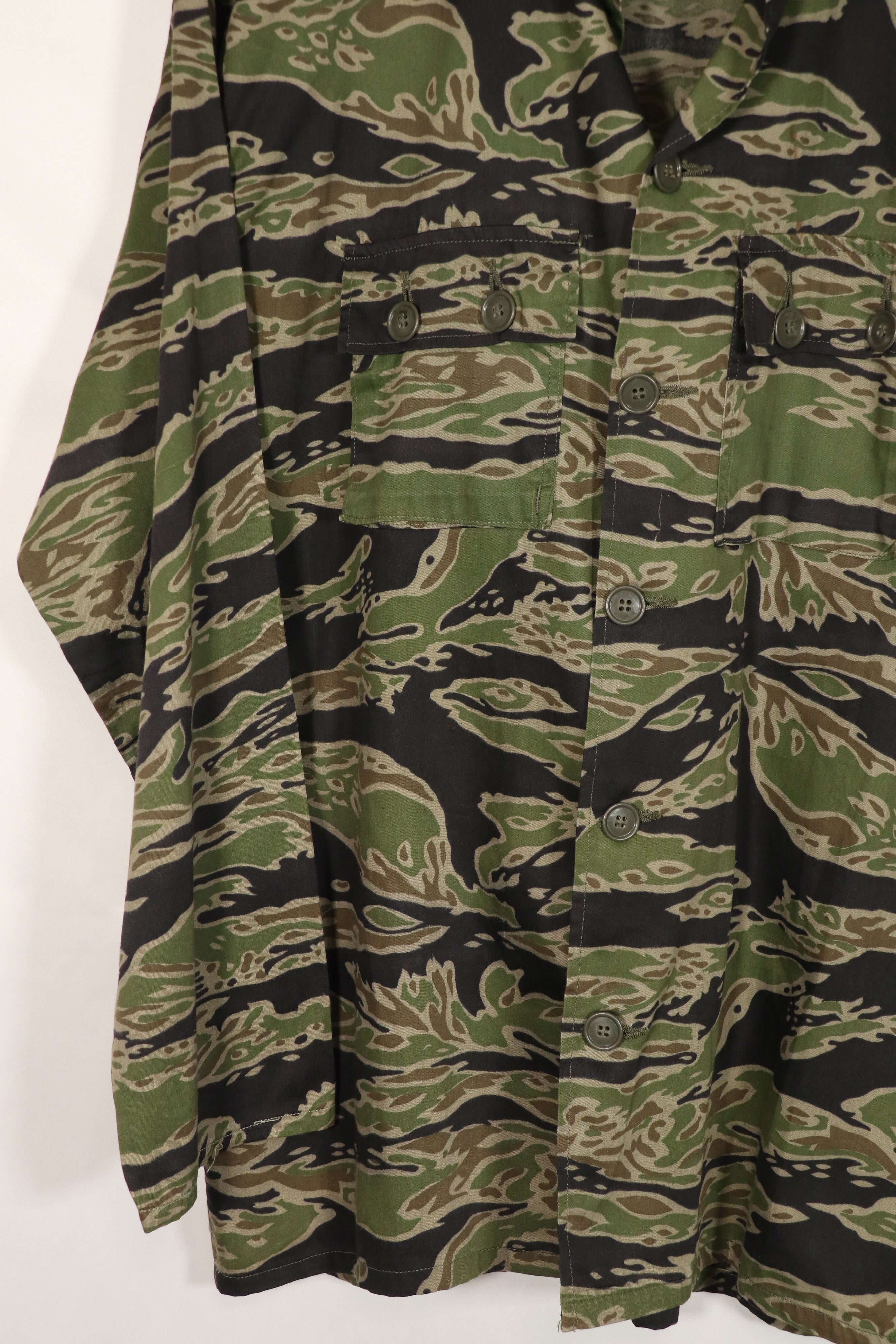 正品二战后期款式虎纹衬衫，美码L码，品相良好