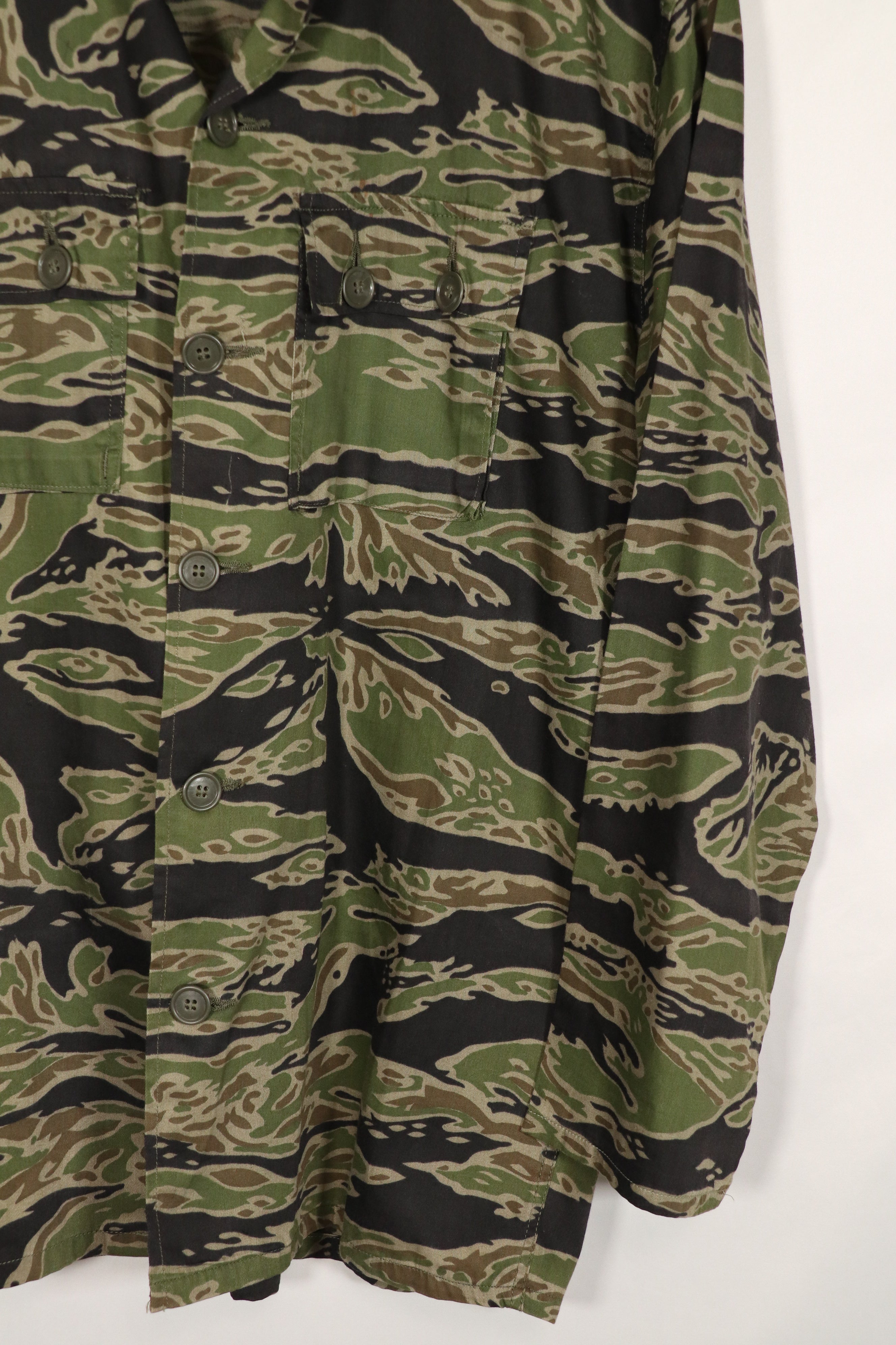 正品二战后期款式虎纹衬衫，美码L码，品相良好