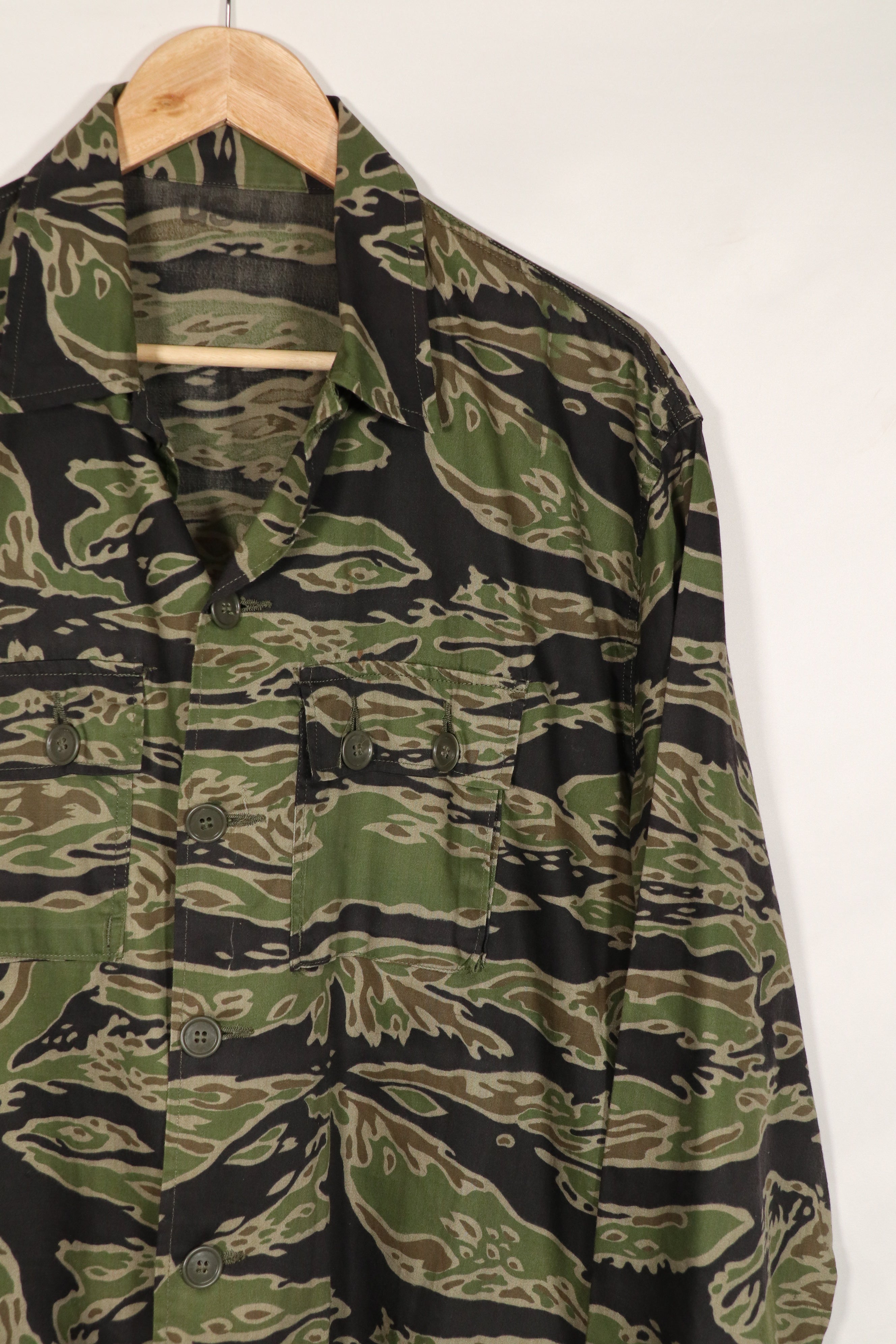 正品二战后期款式虎纹衬衫，美码L码，品相良好