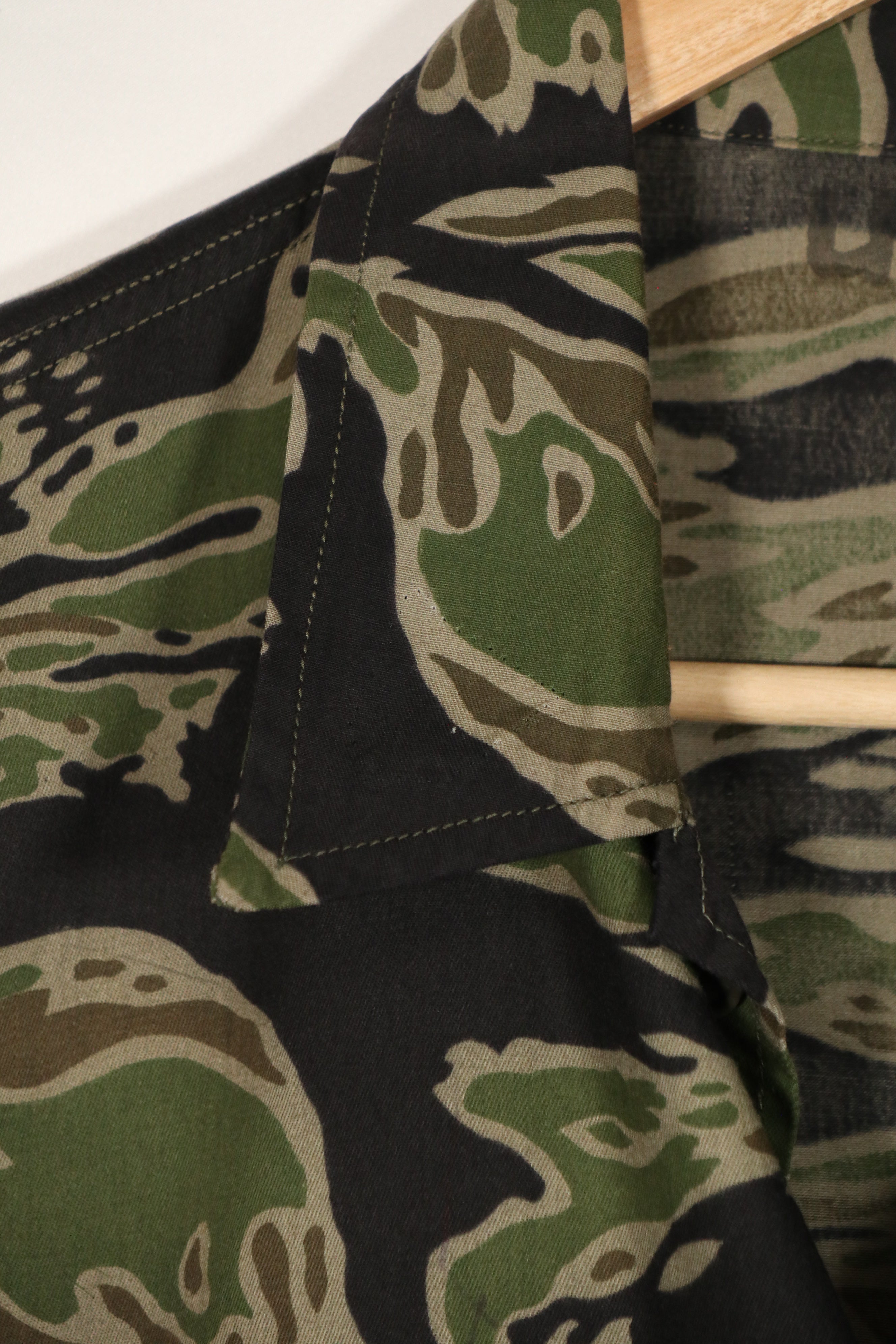 正品二战后期款式虎纹衬衫，美码L码，品相良好