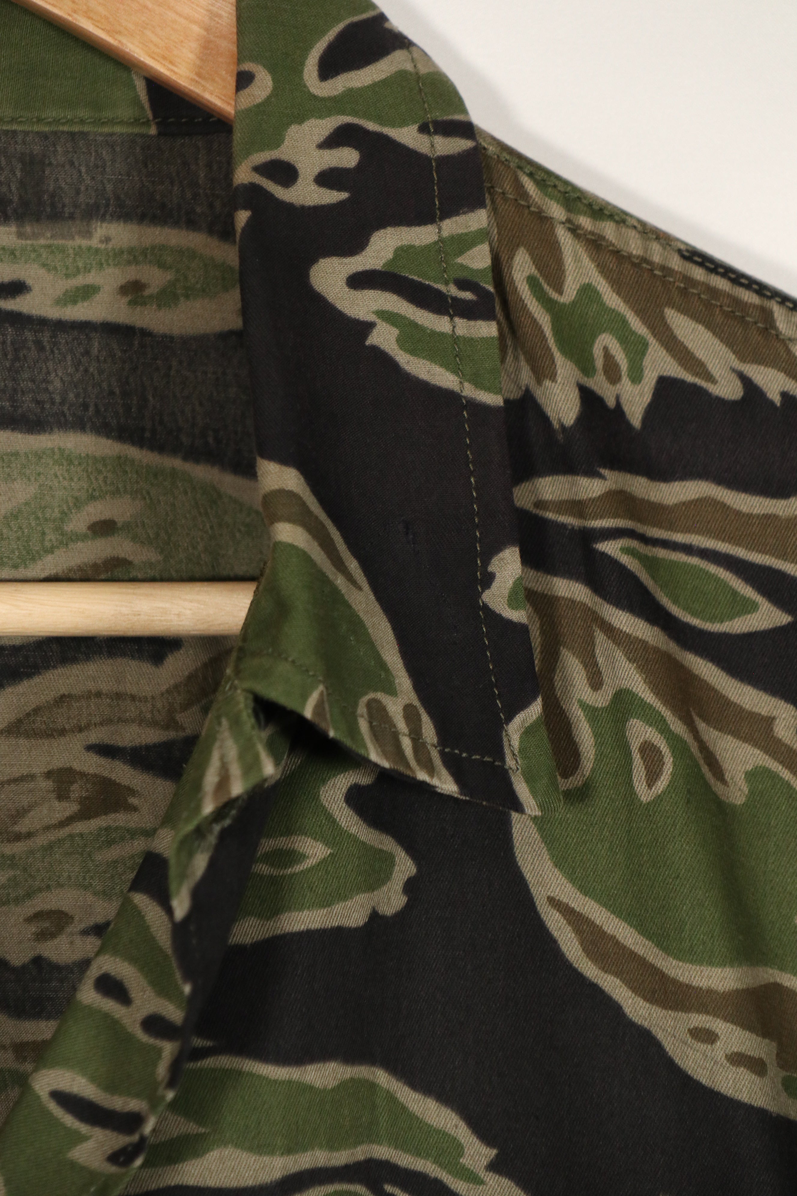 正品二战后期款式虎纹衬衫，美码L码，品相良好