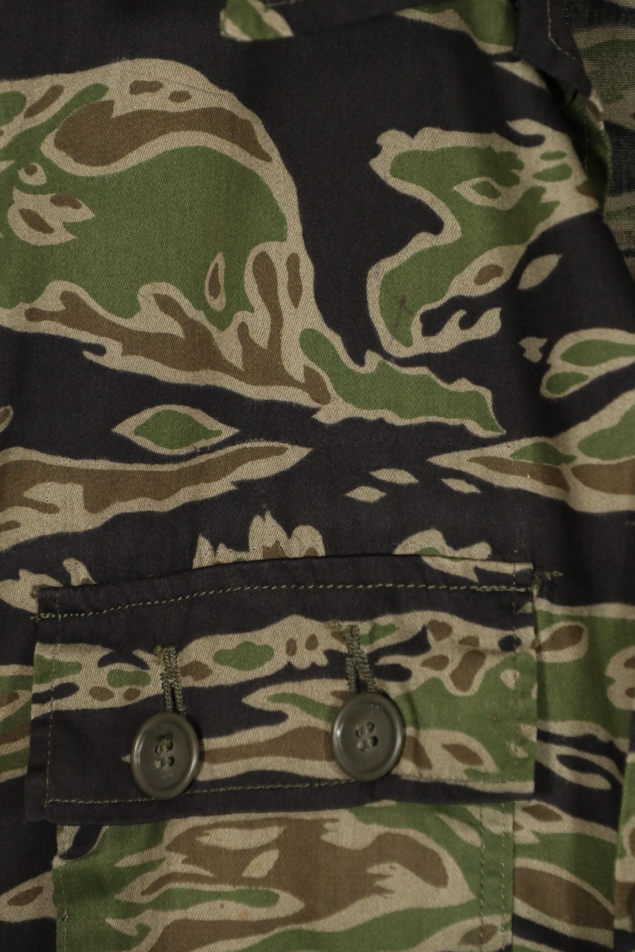 正品二战后期款式虎纹衬衫，美码L码，品相良好