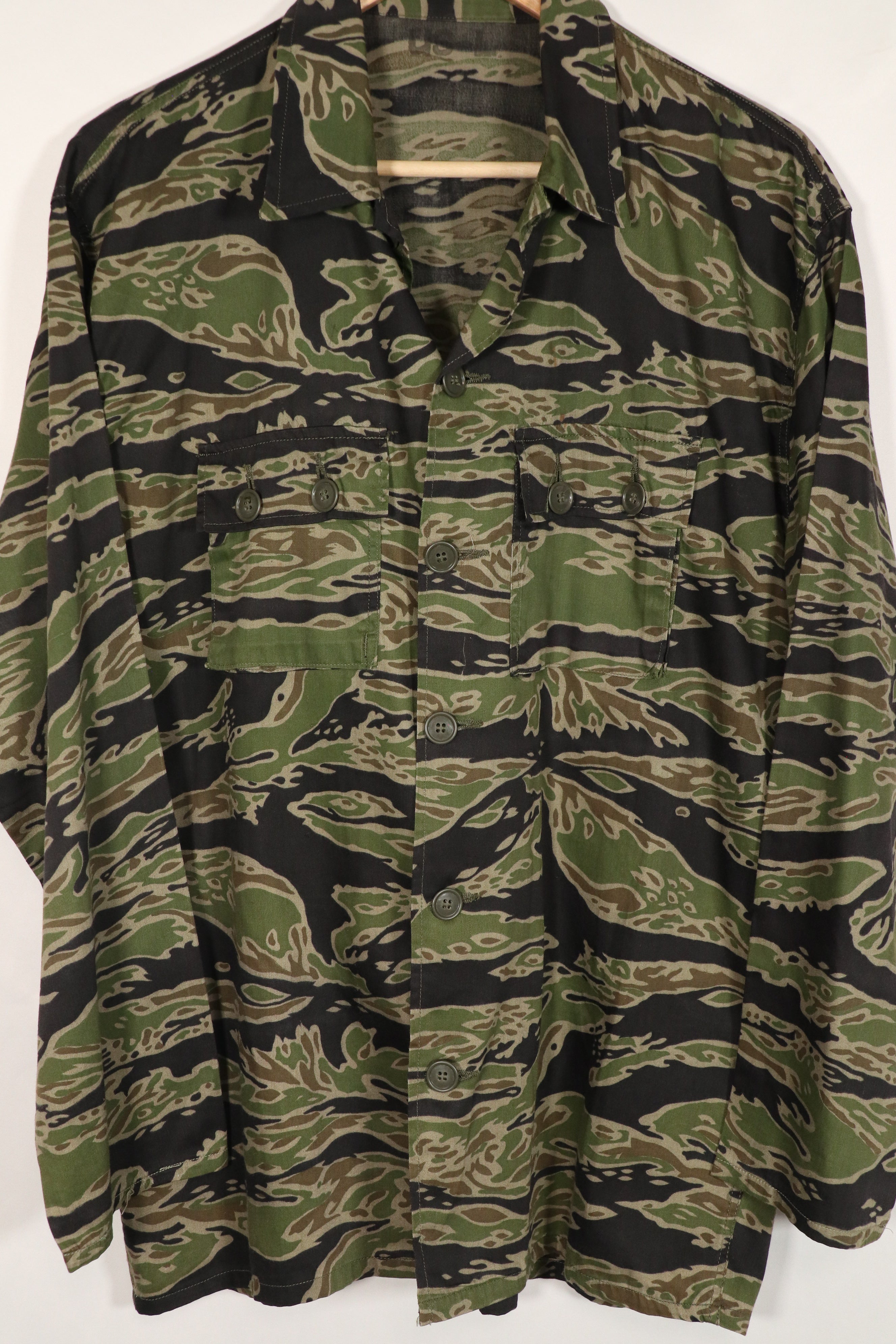 正品二战后期款式虎纹衬衫，美码L码，品相良好