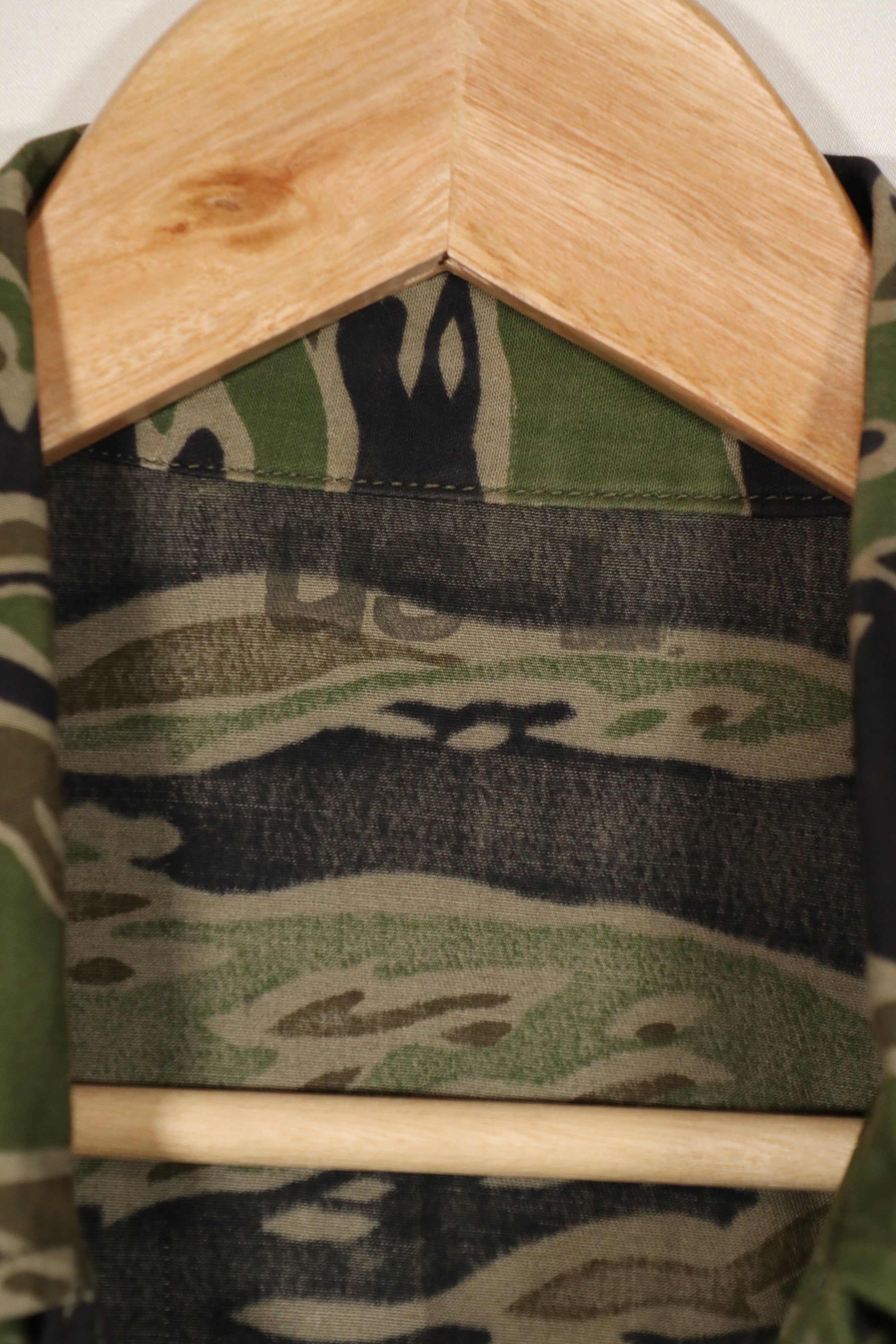 正品二战后期款式虎纹衬衫，美码L码，品相良好