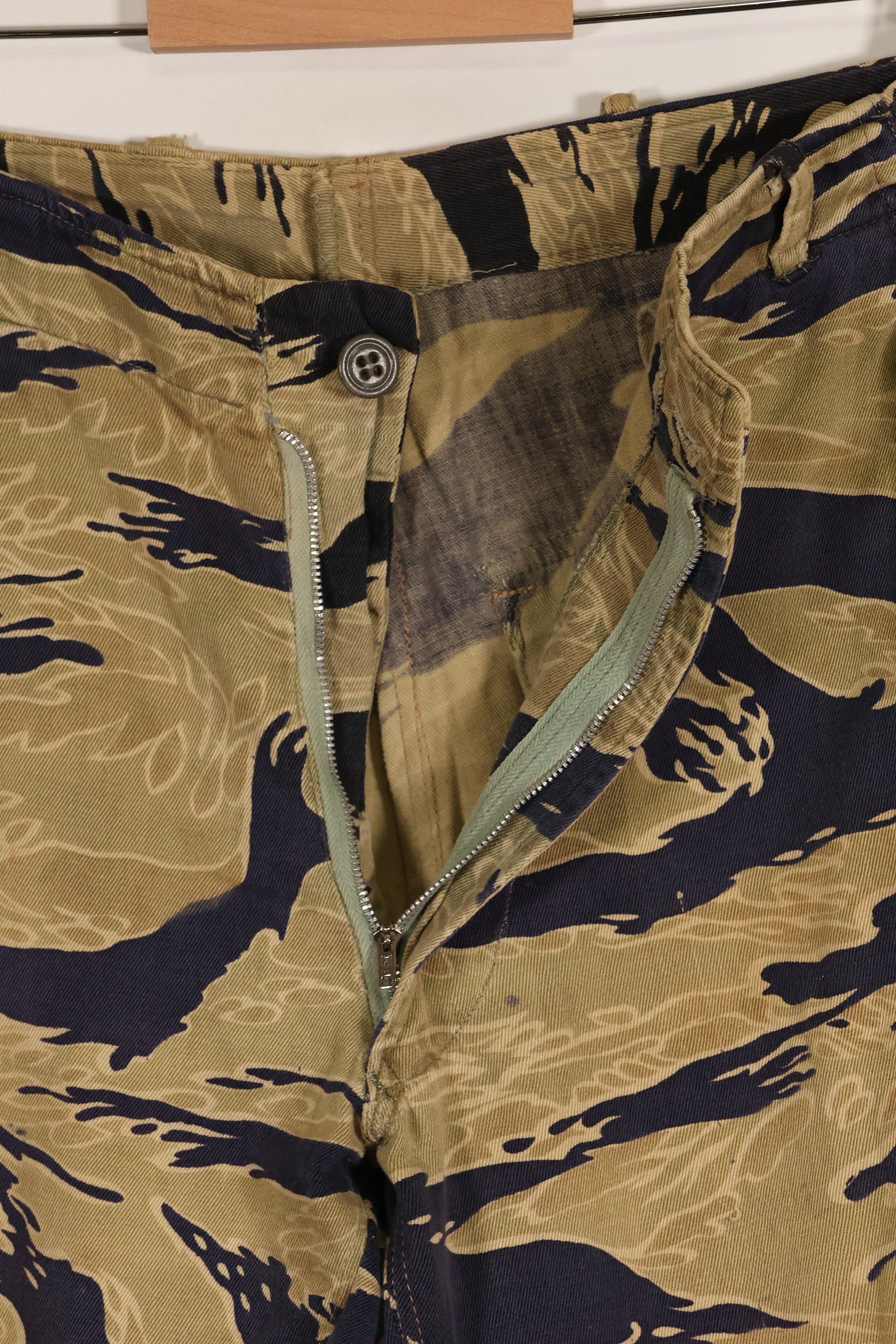 1960年代後半　ゴールドタイガーストライプ　パンツ　USカット　US-M改造　褪色あり　中古品