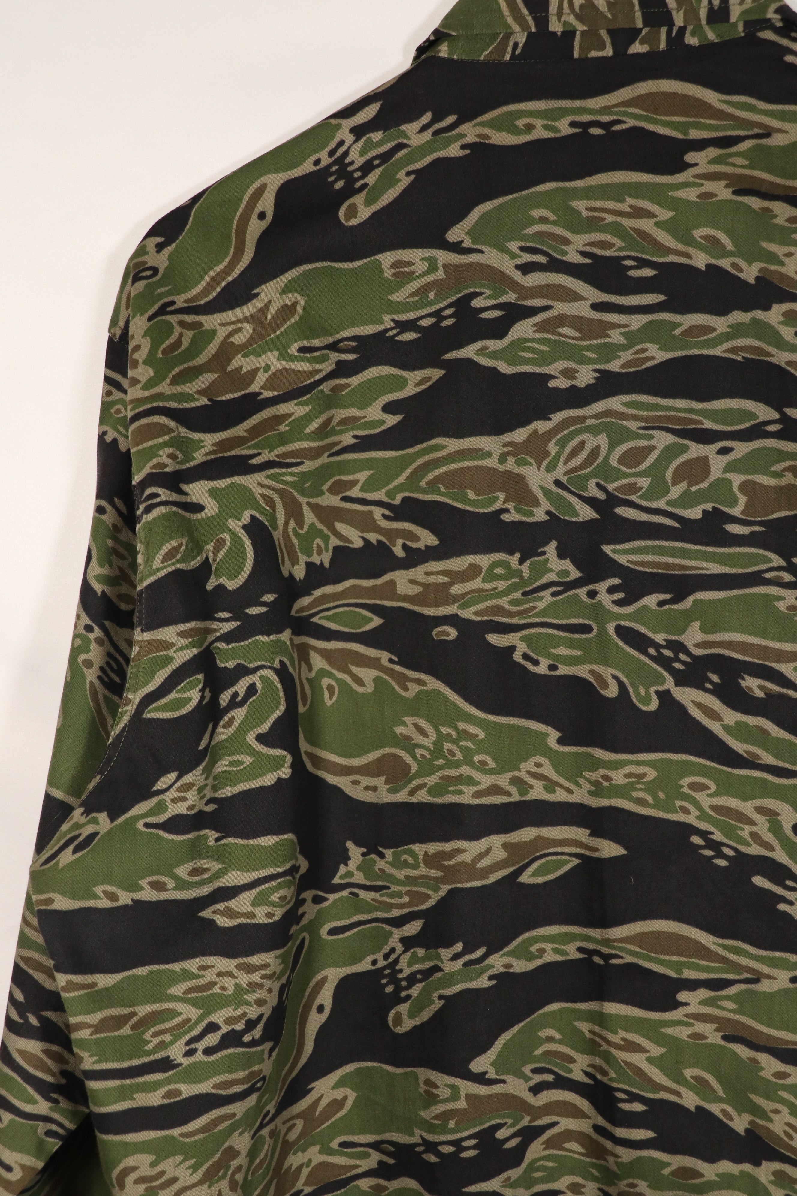 正品二战后期款式虎纹衬衫，美码L码，品相良好