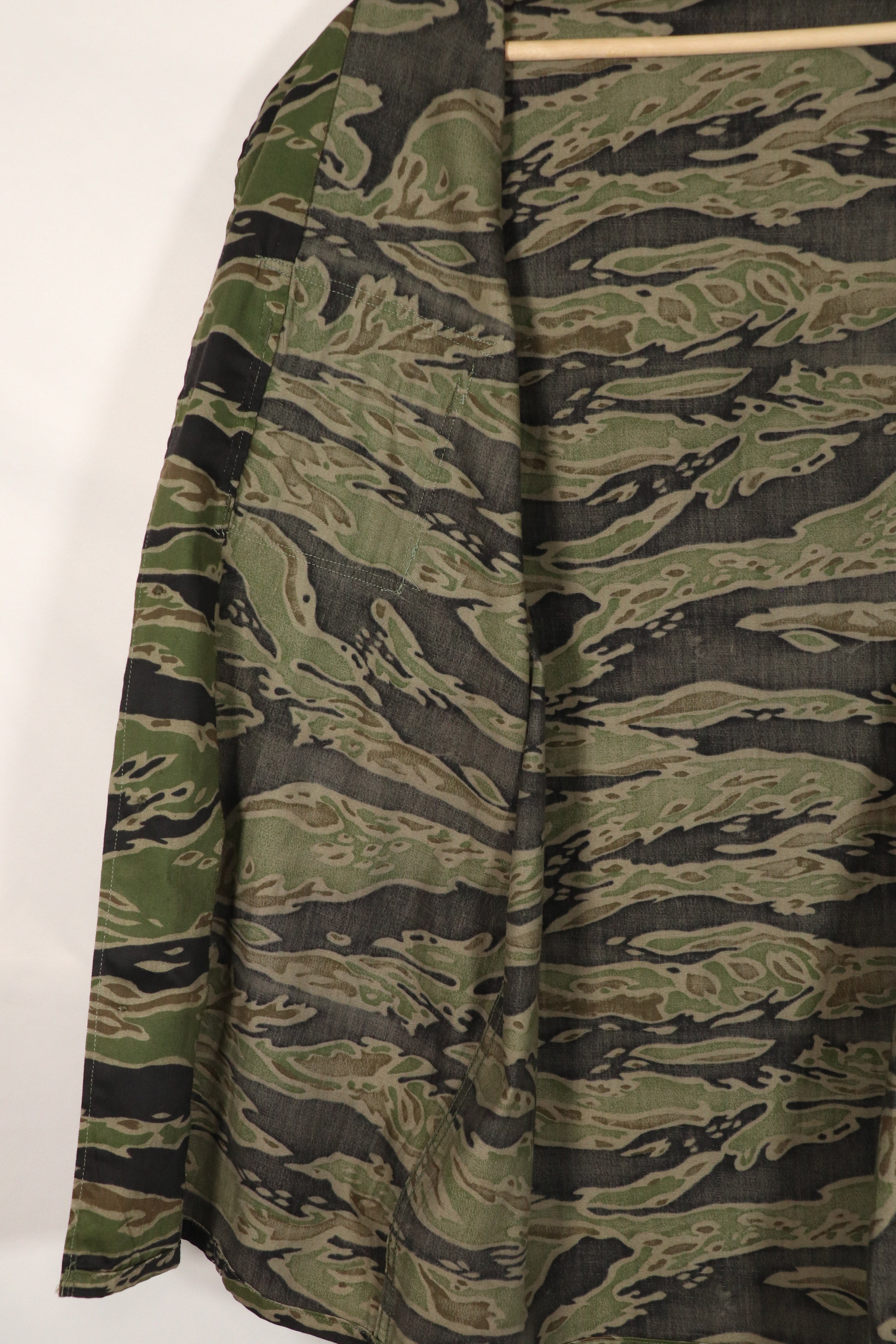 正品二战后期款式虎纹衬衫，美码L码，品相良好