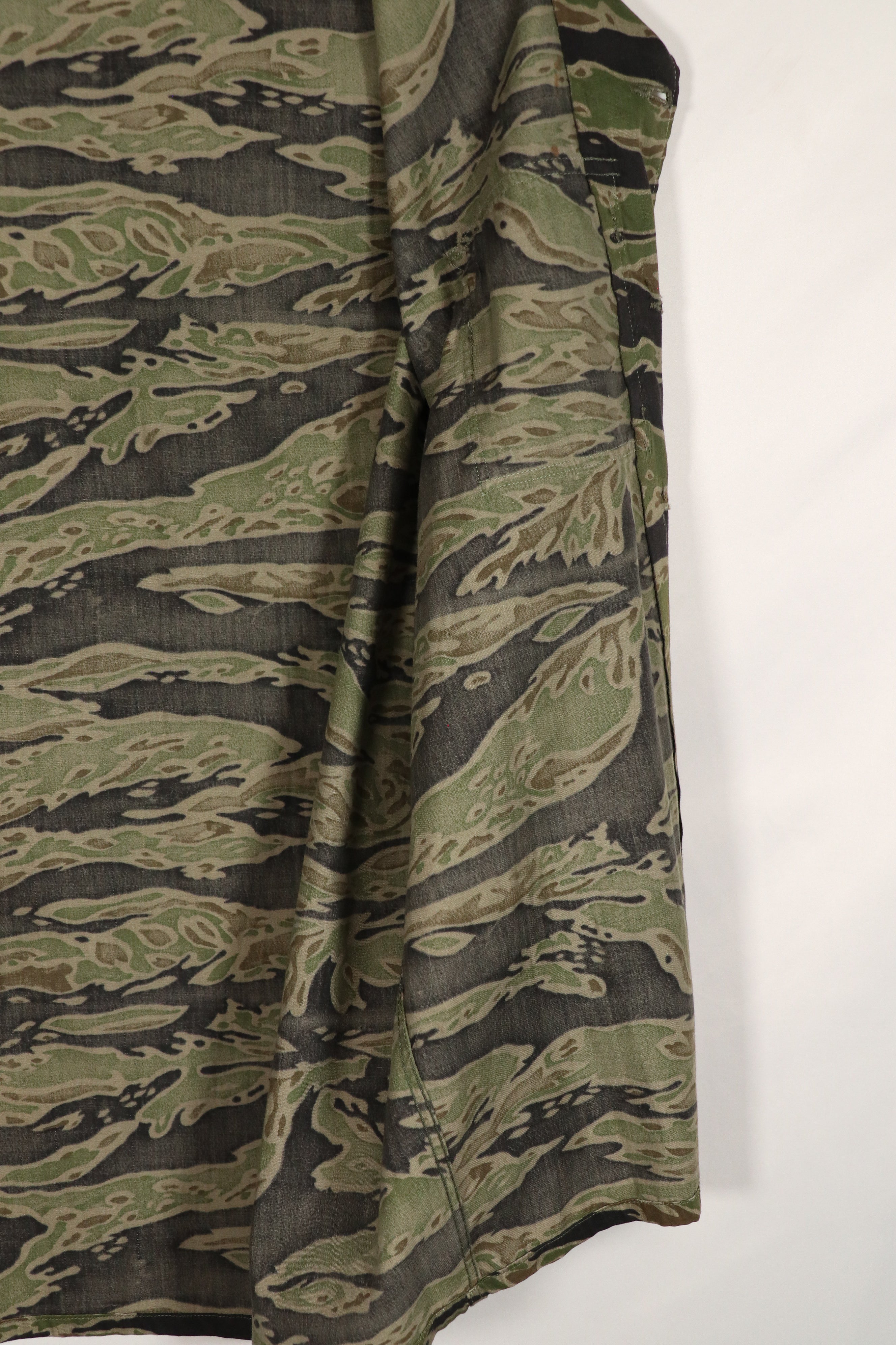 正品二战后期款式虎纹衬衫，美码L码，品相良好