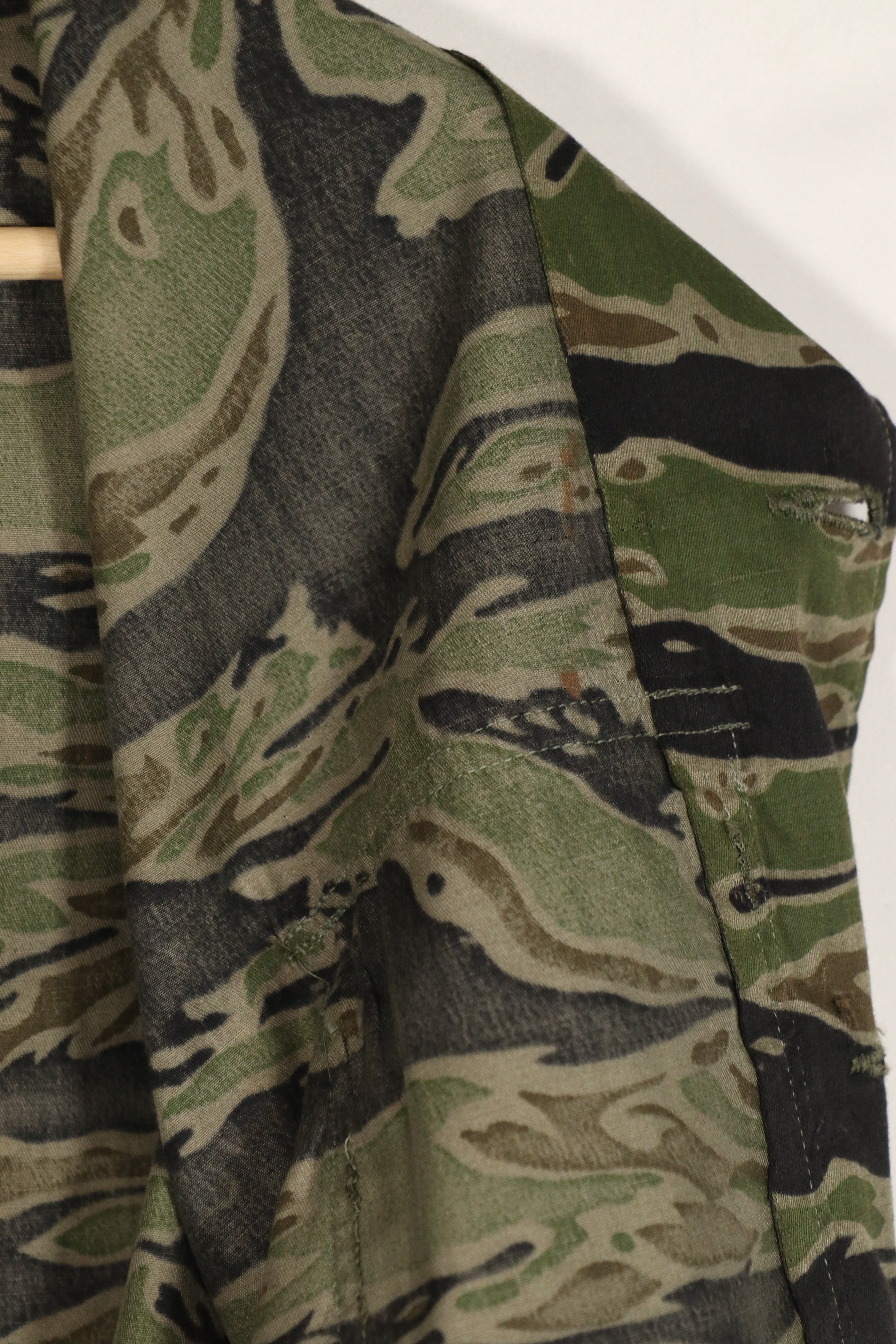 正品二战后期款式虎纹衬衫，美码L码，品相良好