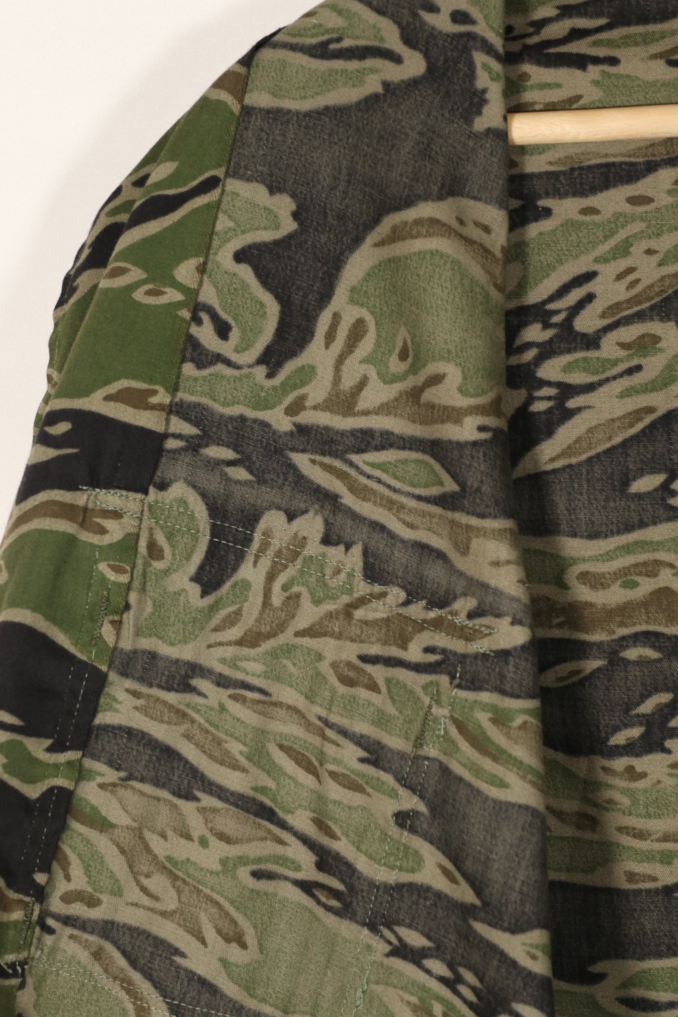 正品二战后期款式虎纹衬衫，美码L码，品相良好