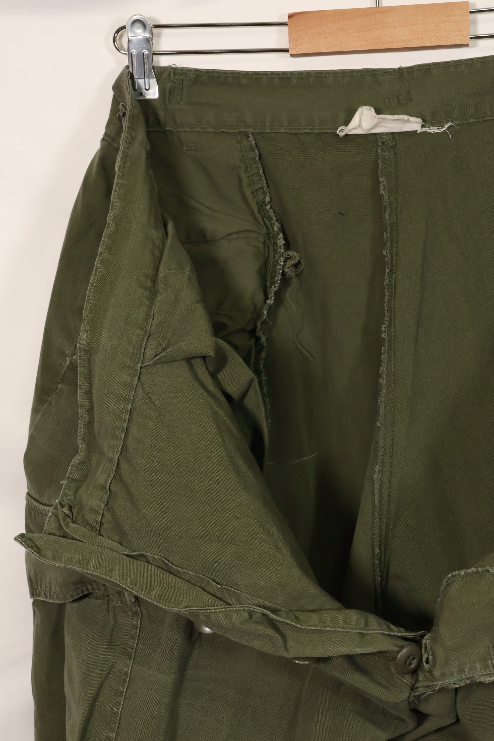 1967年合同第三款非防撕裂丛林作战裤，尺码标签已无法辨认，二手