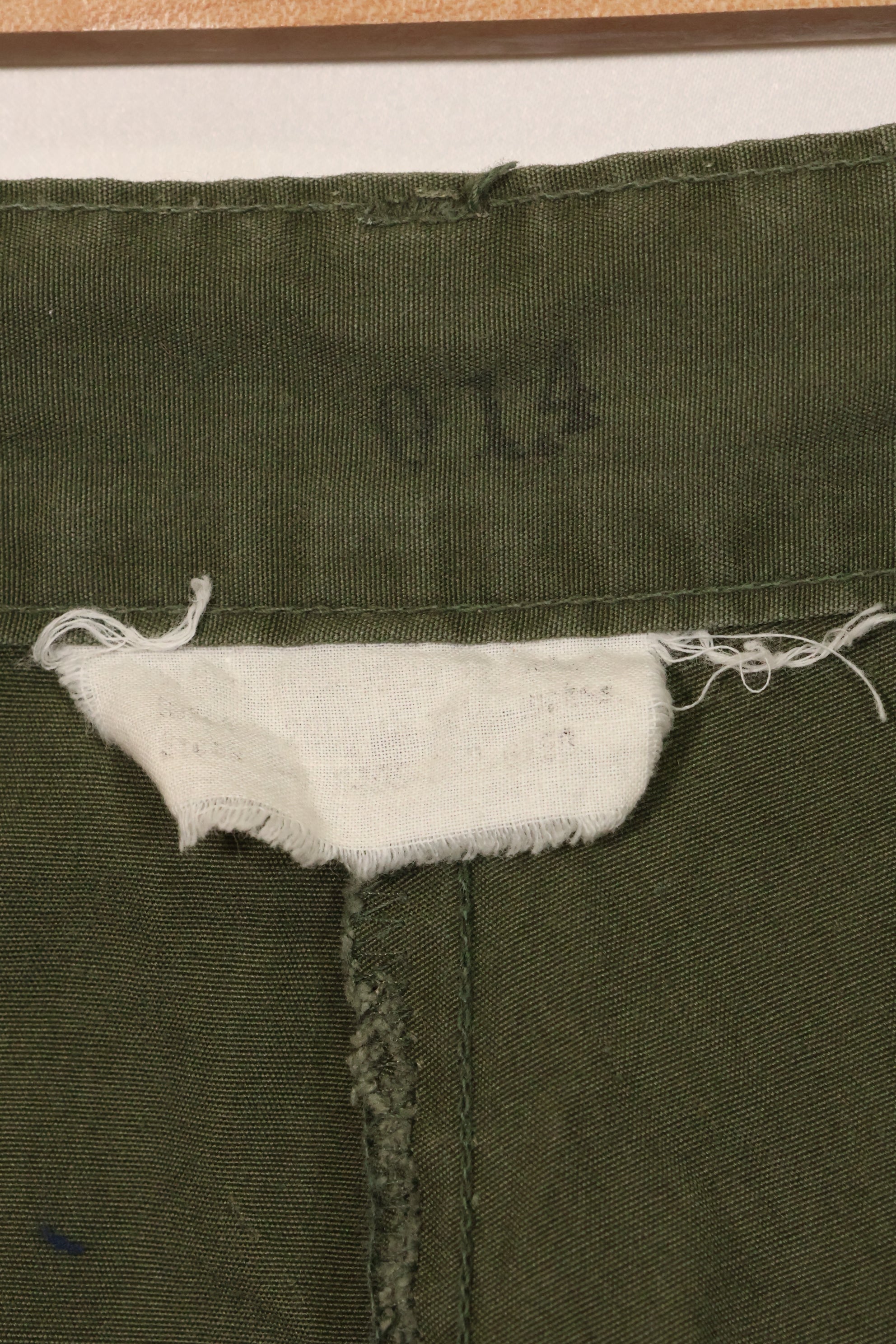 1967年合同第三款非防撕裂丛林作战裤，尺码标签已无法辨认，二手