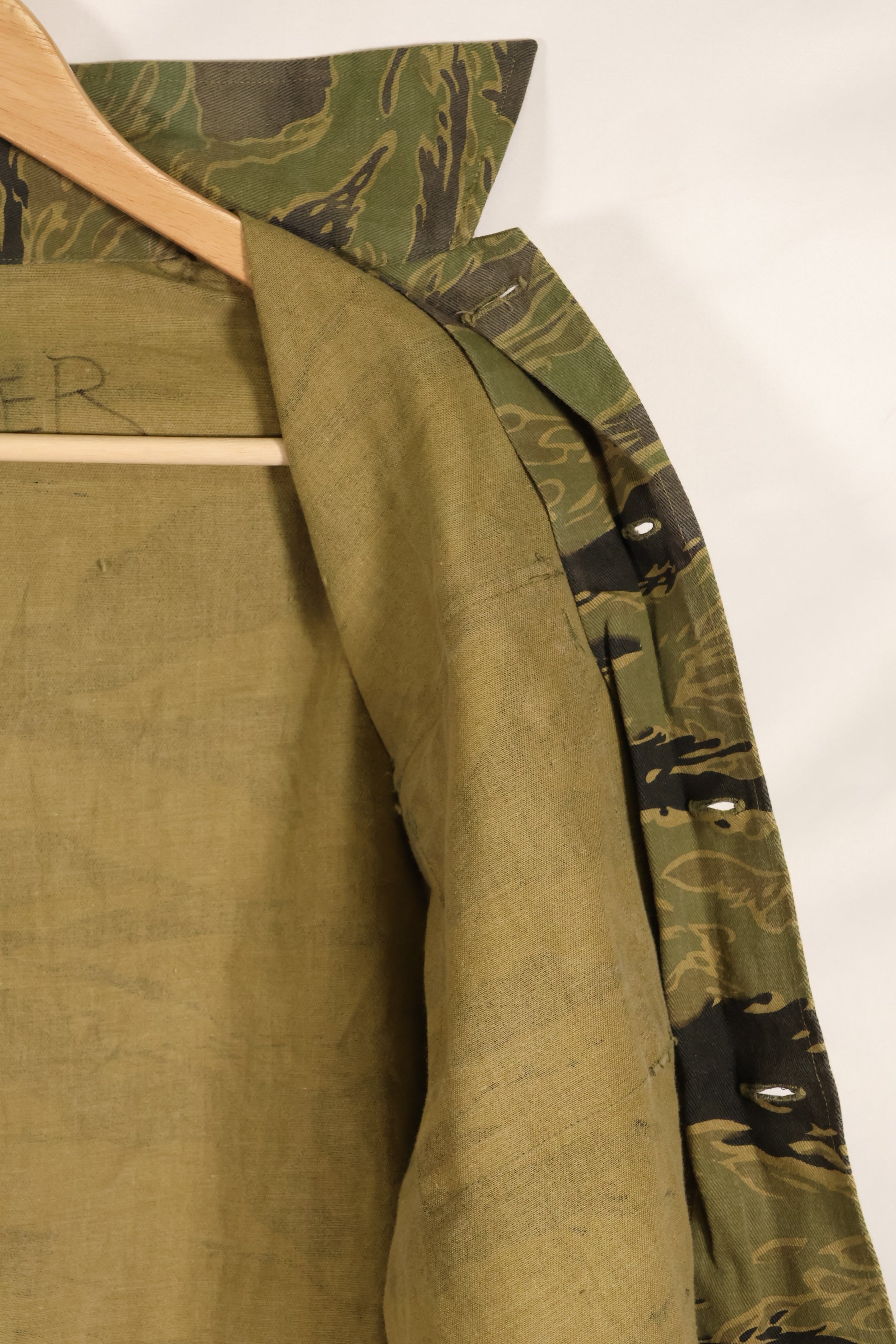 大阪 MASH製　US-M ゴールドタイガーストライプ　USカット　シャツ　中古品　退色あり