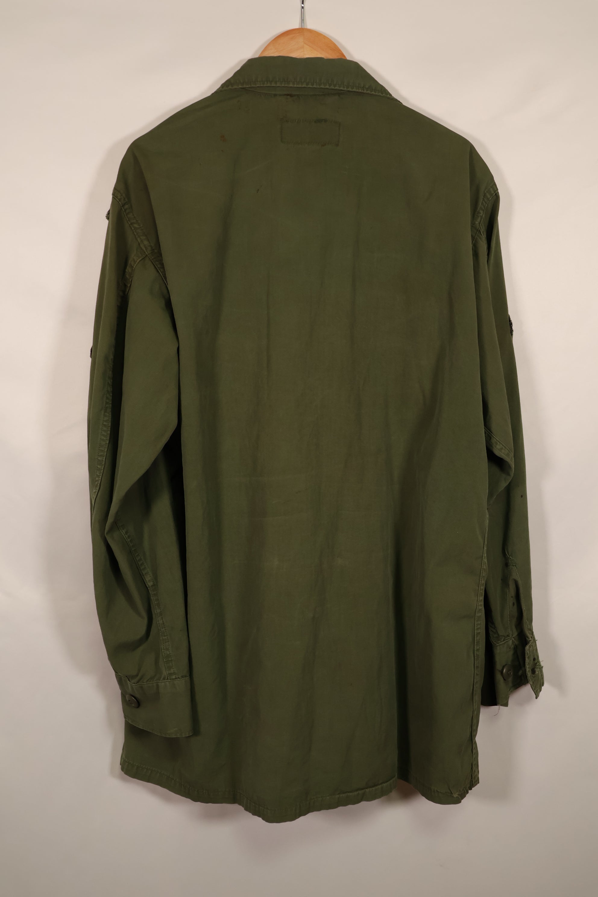 実物　1966年〜1967年製　3rd Model ジャングルファティーグ　M-R　25th Inf パッチ付き　中古品