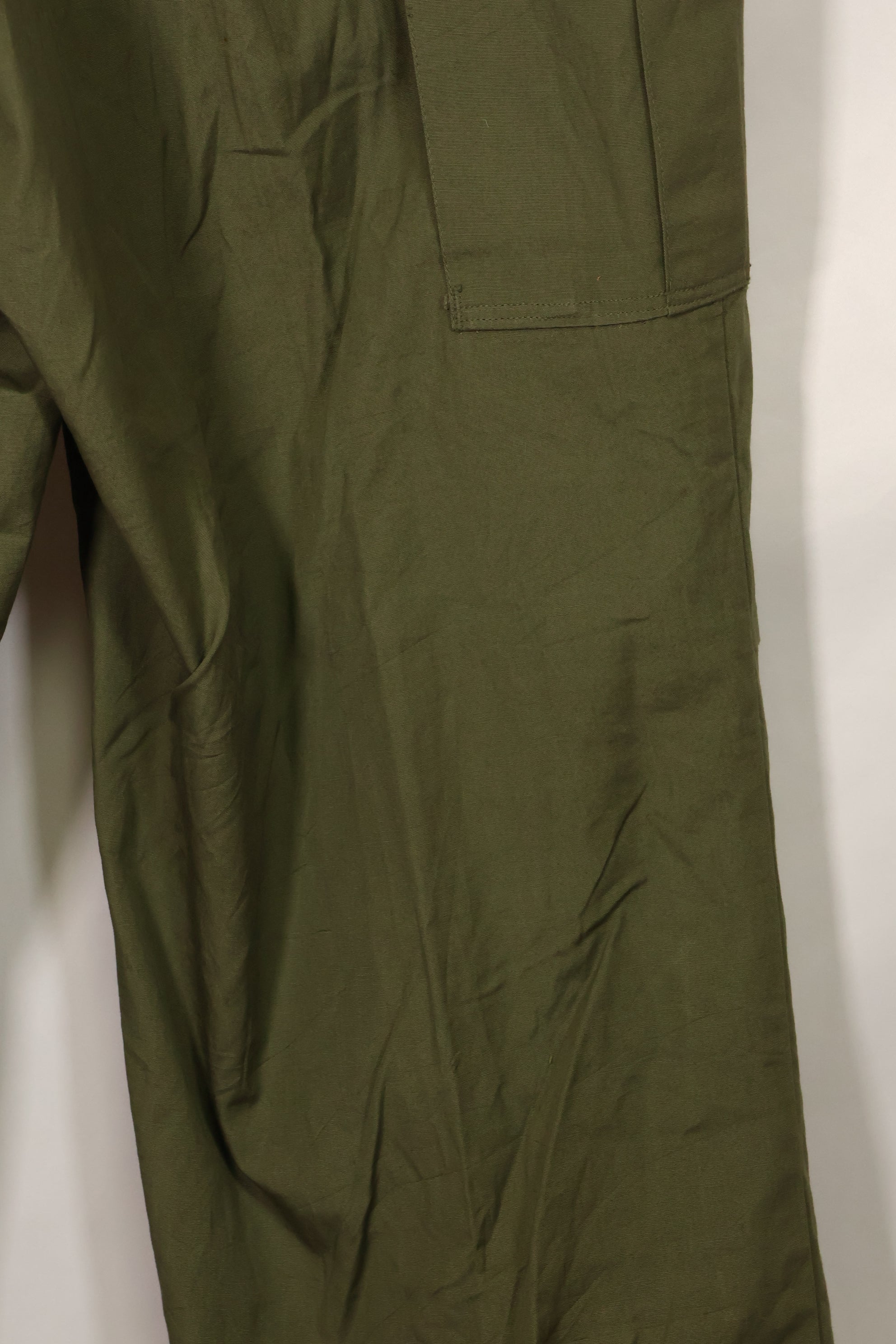 1967 年全新库存第三代非防撕裂丛林迷彩裤（无尺码标签）