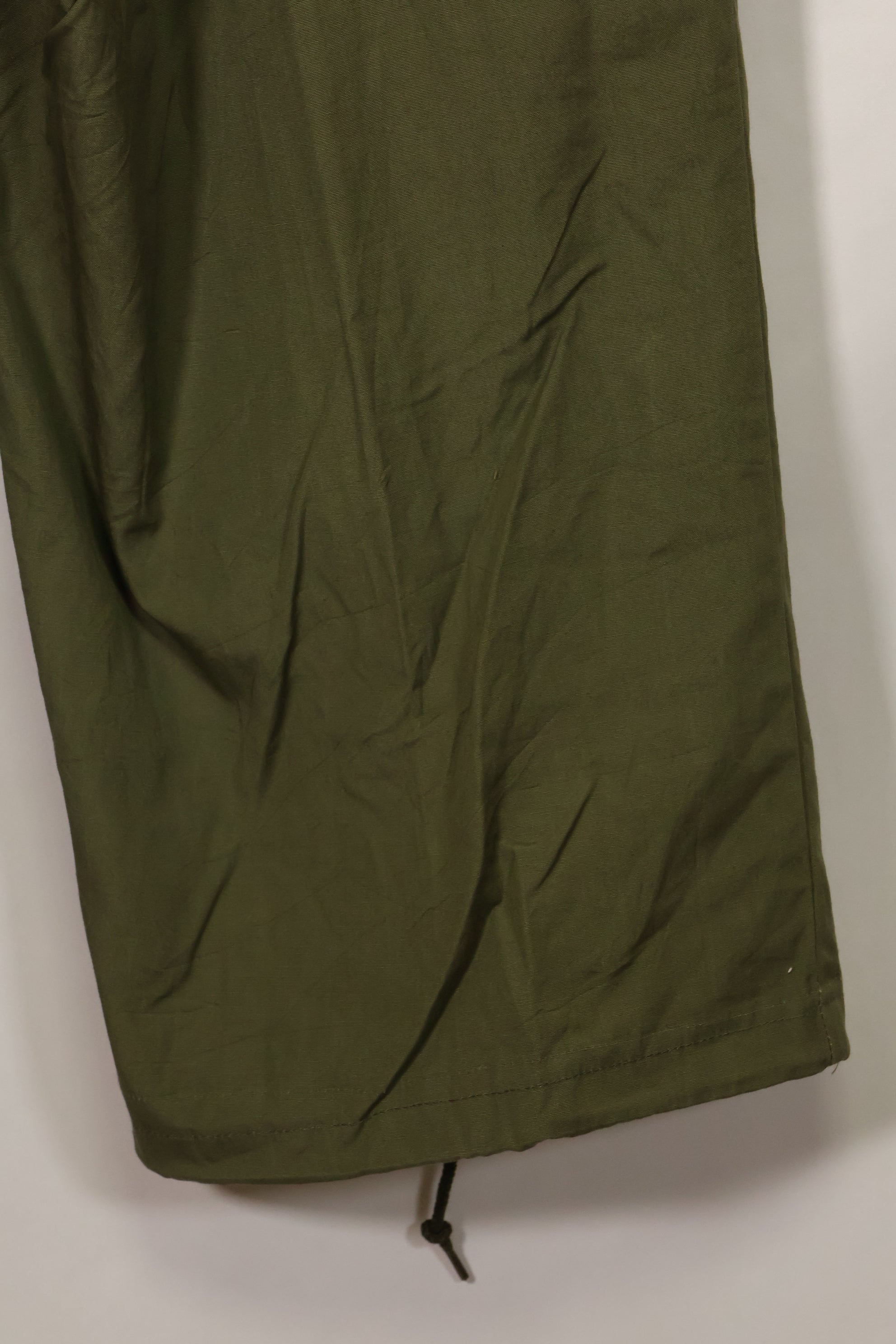 1967 年全新库存第三代非防撕裂丛林迷彩裤（无尺码标签）