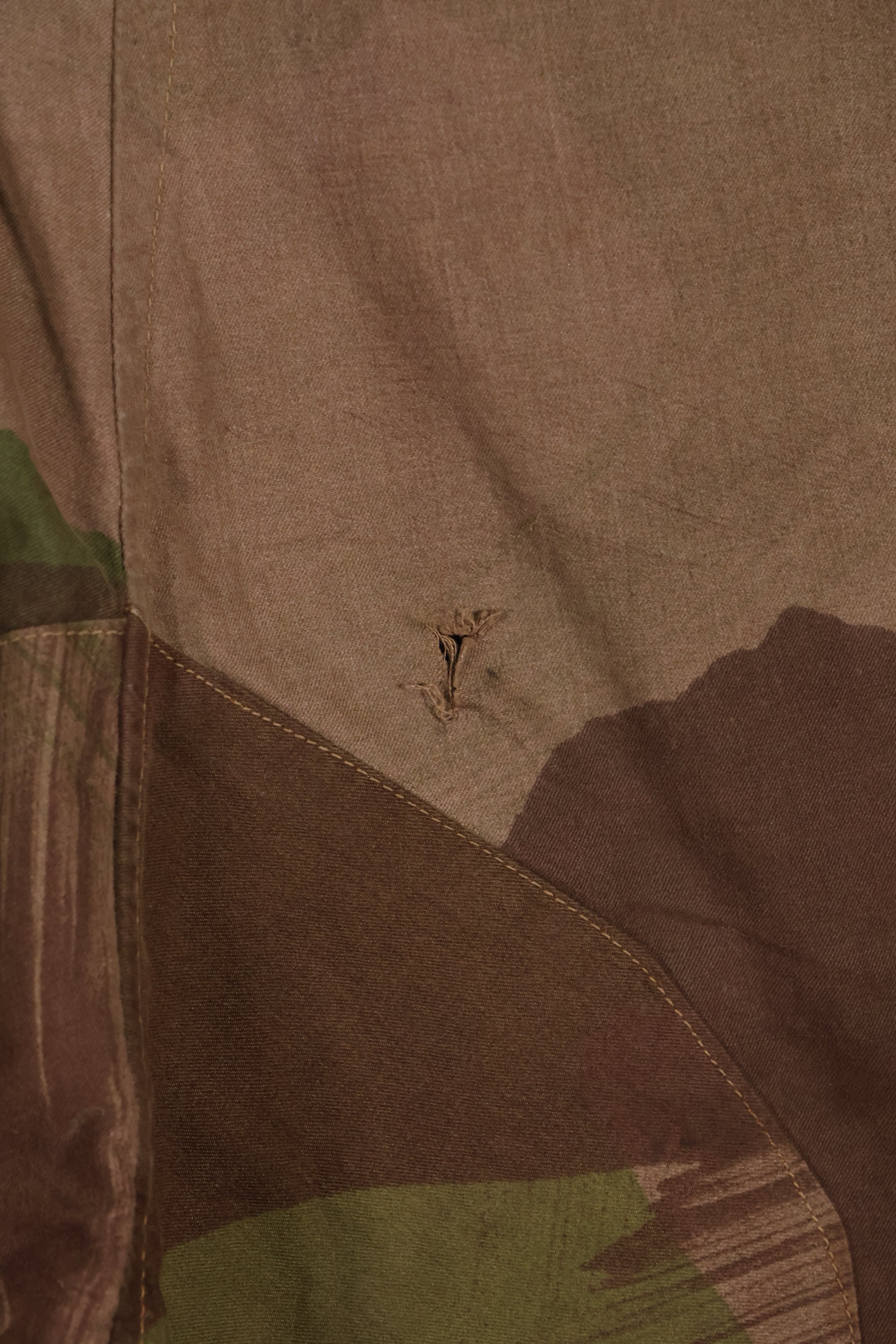 実物　イギリス軍　SAS トラウザーズ　WINDPROOF 迷彩パンツ　サイズ No. 不明　大きめ　 中古品