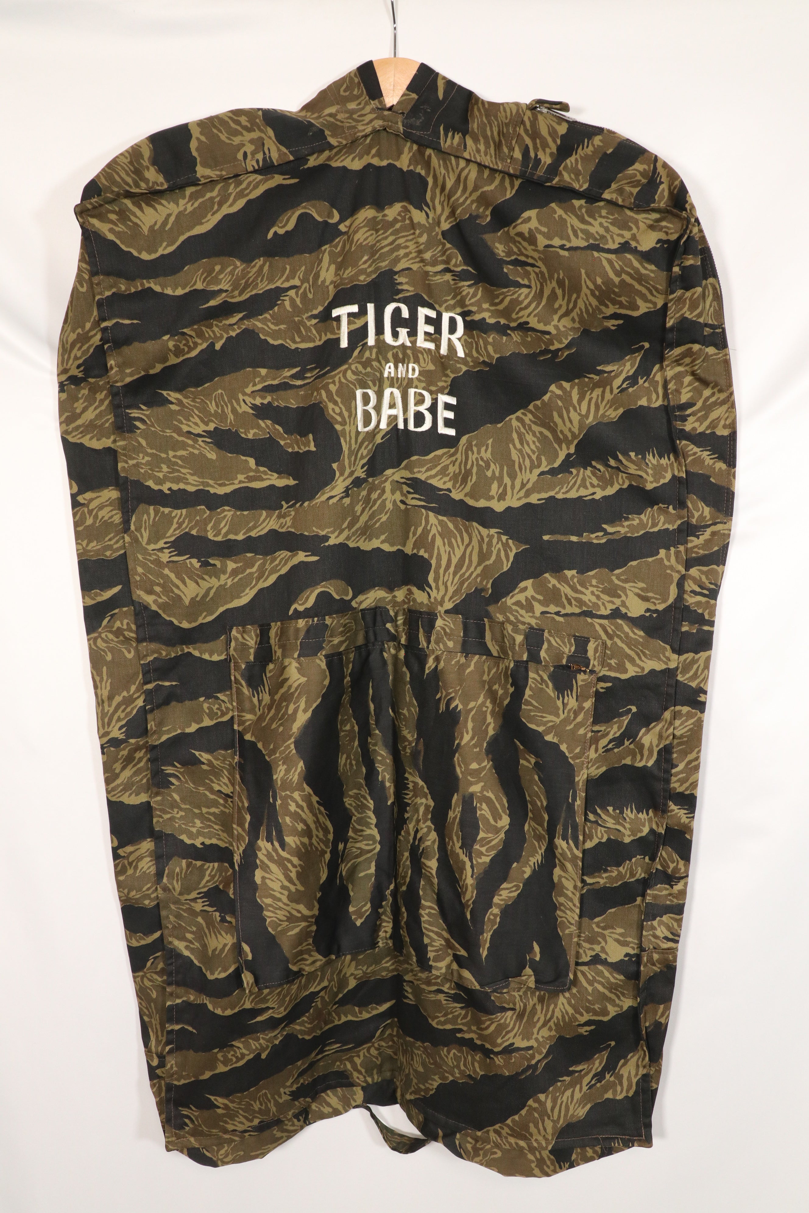 正品 Zig Zag 虎纹西装包，二手