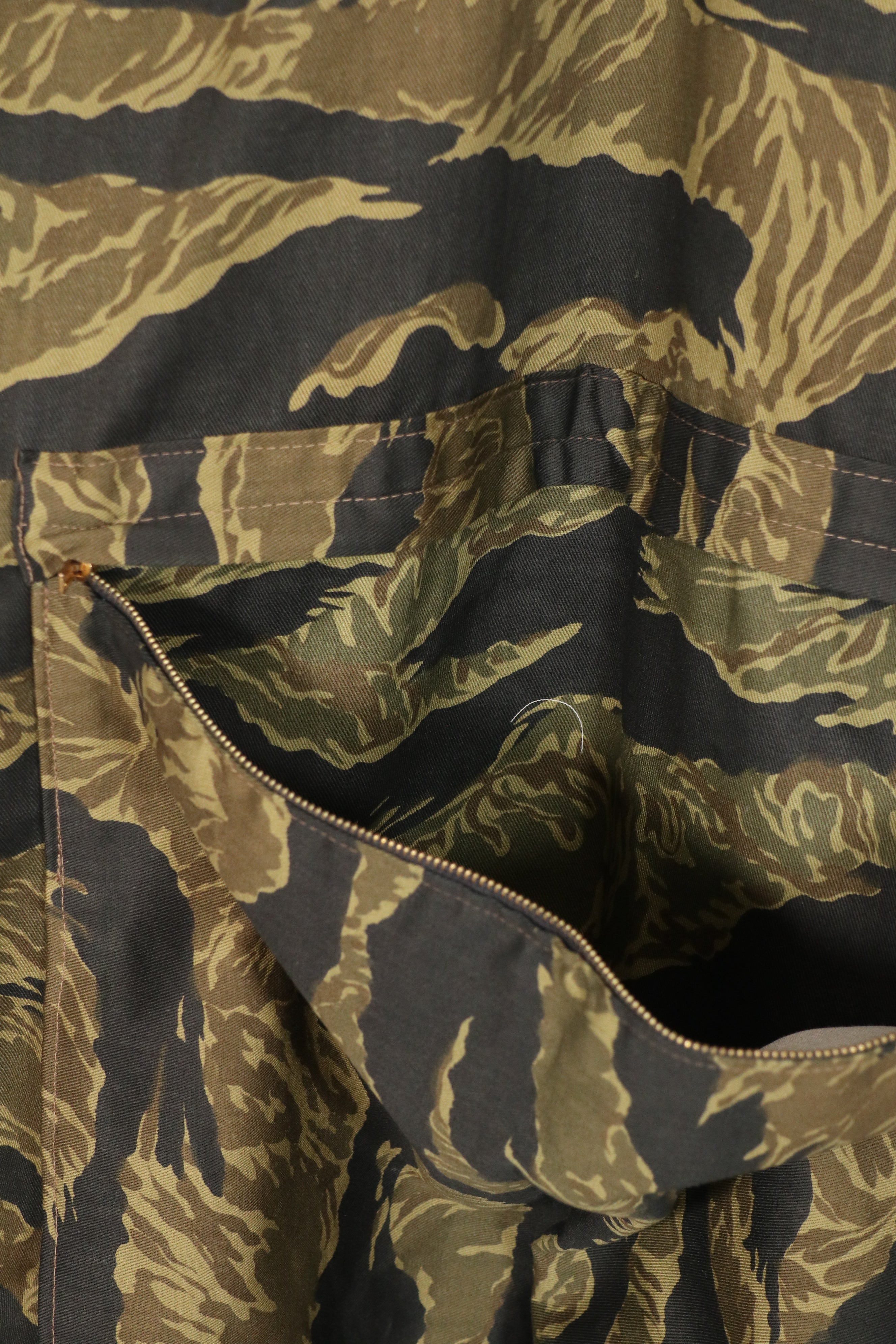 正品 Zig Zag 虎纹西装包，二手