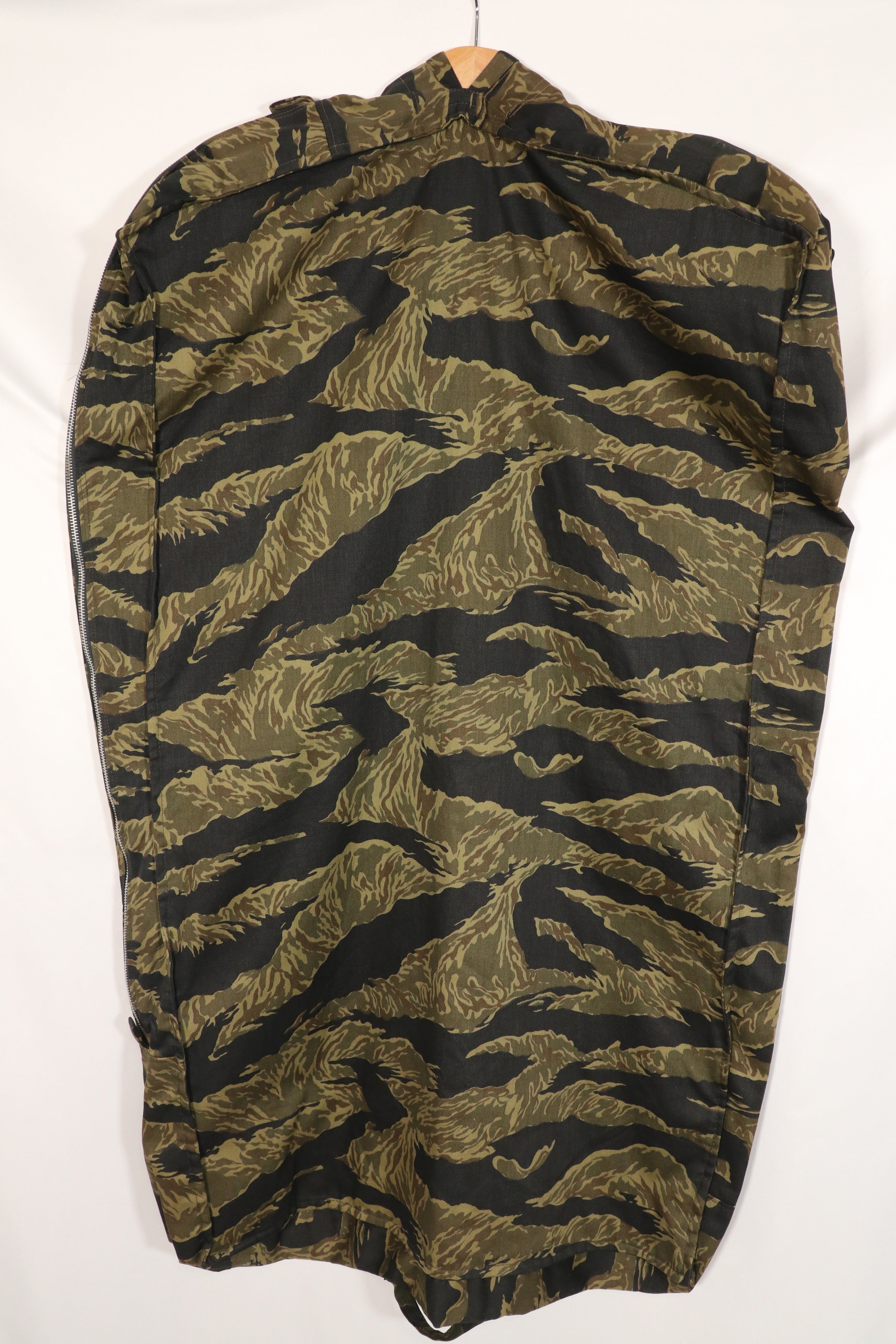 正品 Zig Zag 虎纹西装包，二手