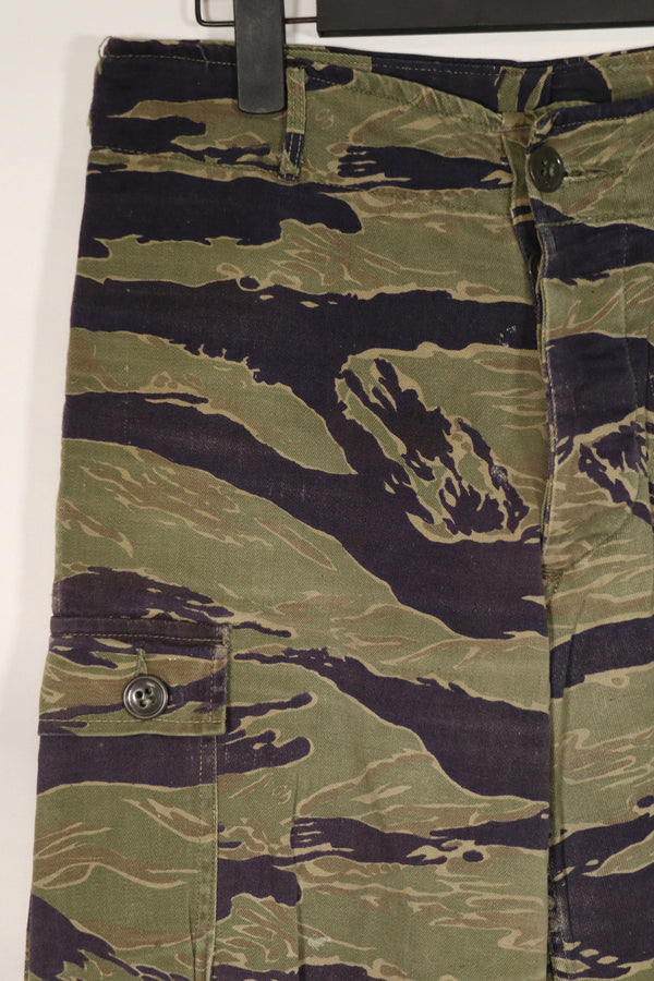 正品经典虎纹图案裤子，二手，有修补痕迹