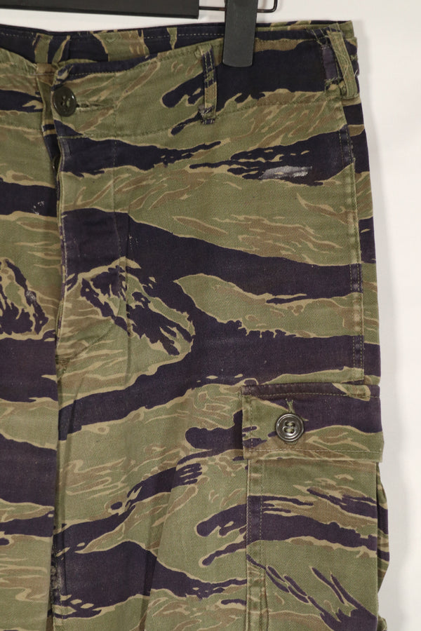 正品经典虎纹图案裤子，二手，有修补痕迹