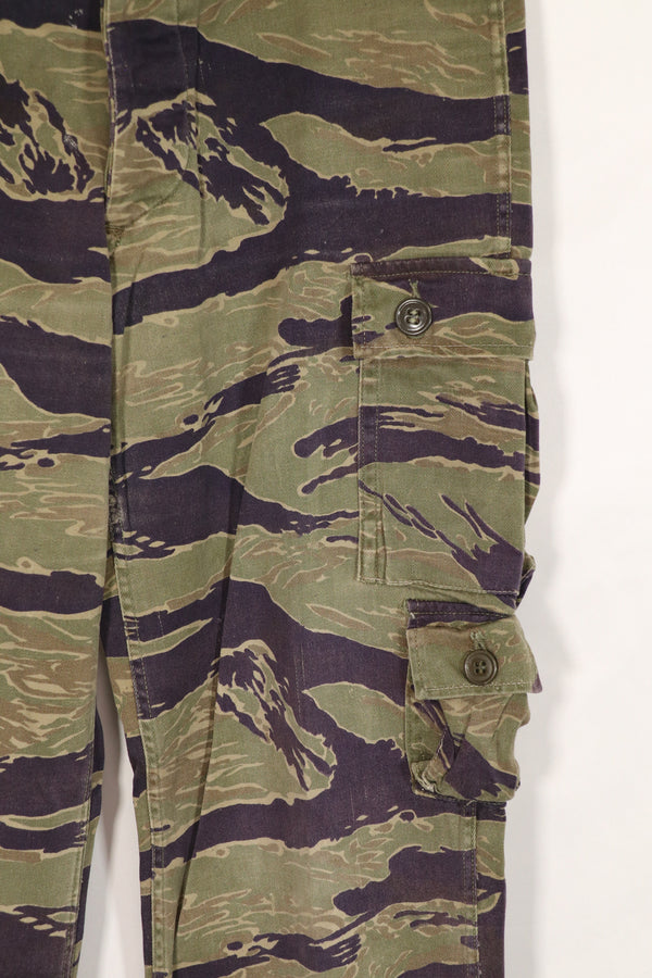 正品经典虎纹图案裤子，二手，有修补痕迹