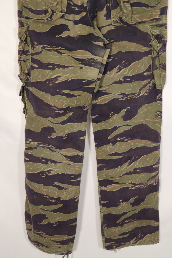 正品经典虎纹图案裤子，二手，有修补痕迹