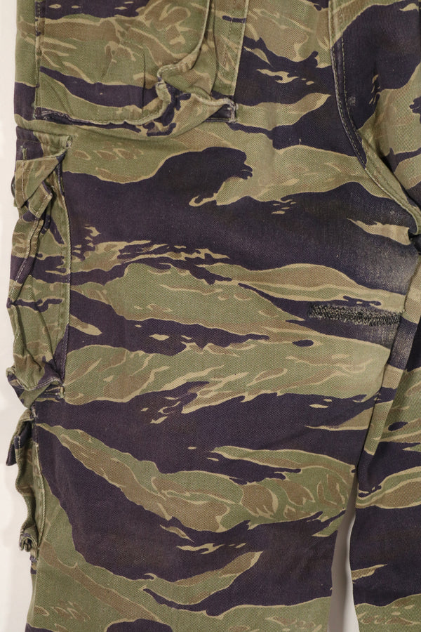 正品经典虎纹图案裤子，二手，有修补痕迹