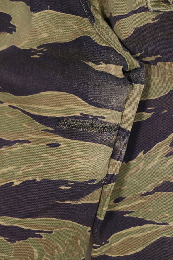 正品经典虎纹图案裤子，二手，有修补痕迹